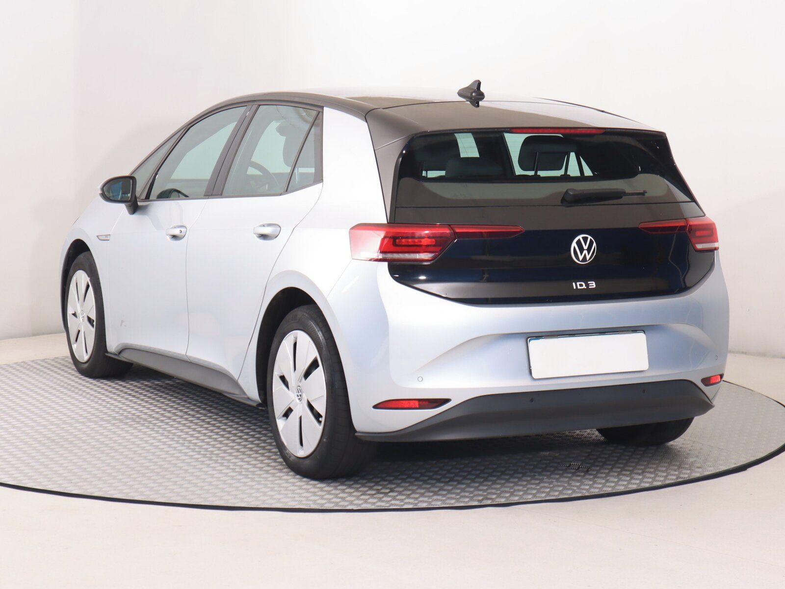 Volkswagen ID.3, 1st (62 kWh), SoH 90%, Life - fotka 4