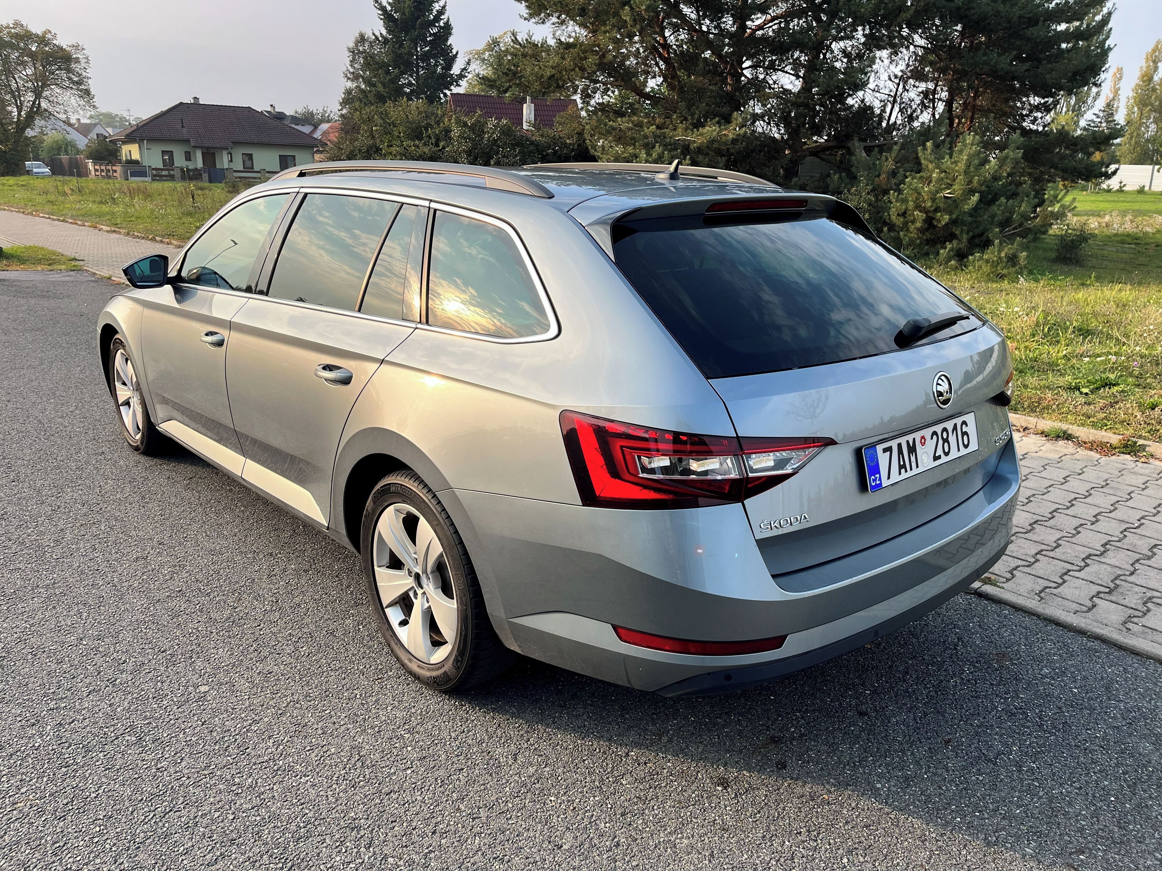 Škoda Superb, 2,0 TDI DSG, CZ - fotka 5