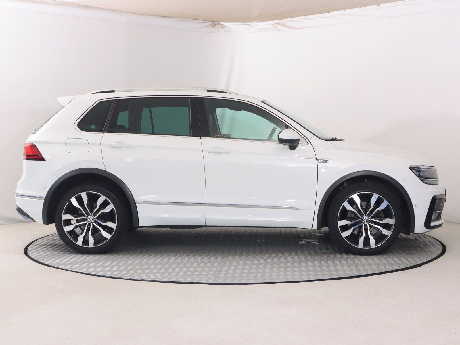 Volkswagen Tiguan, 2.0 TSI, 4X4, Automat - fotka 6