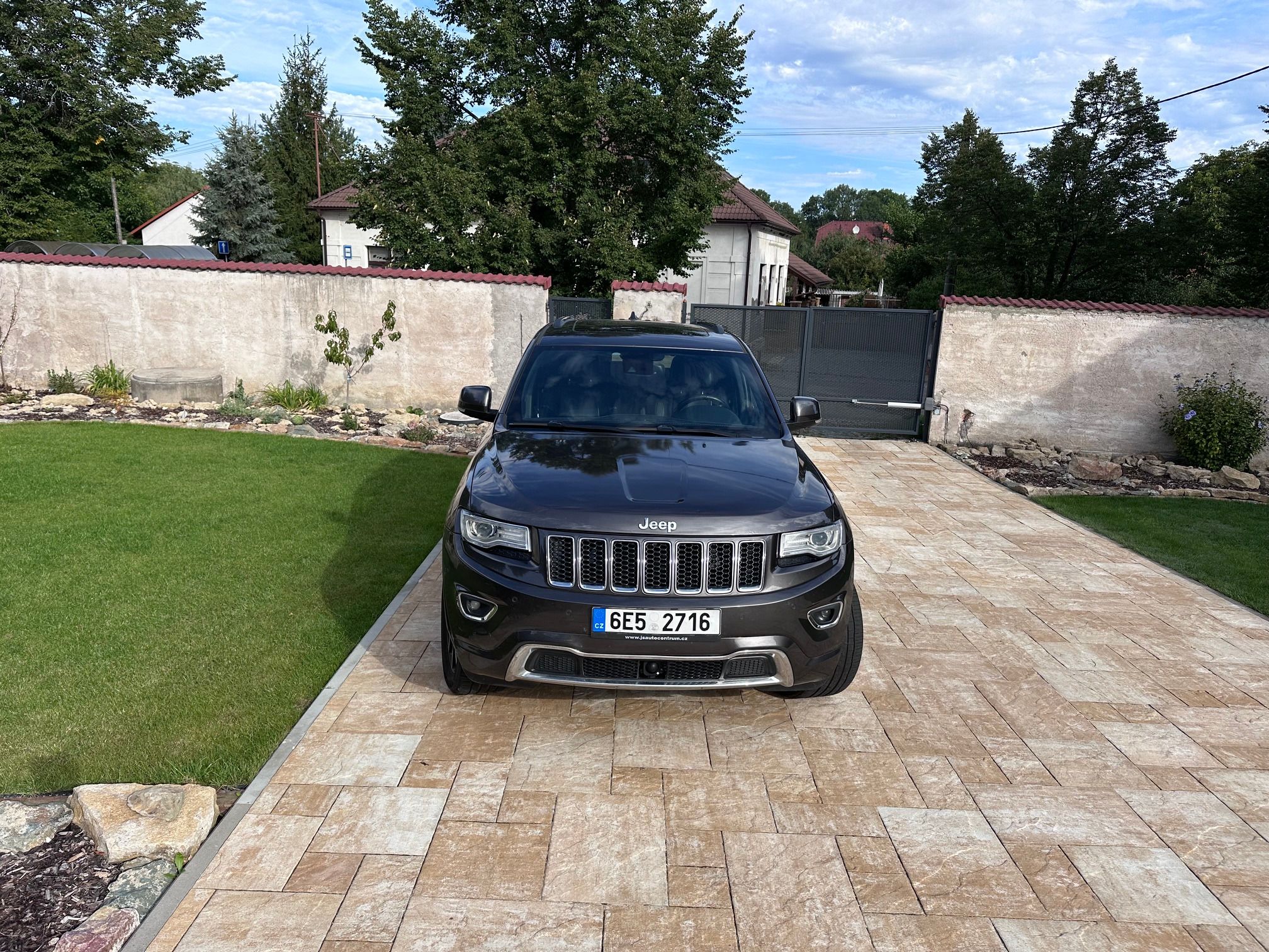 Jeep Grand Cherokee, zimní pneu v ceně