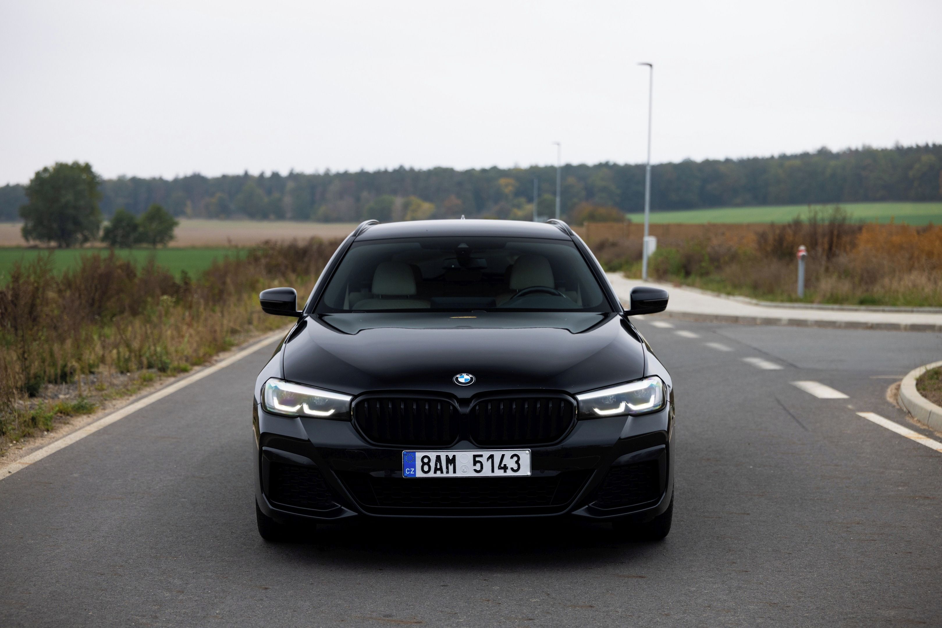 BMW Řada 5, BMW 530D xDrive 210kW, Mpaket - fotka 2