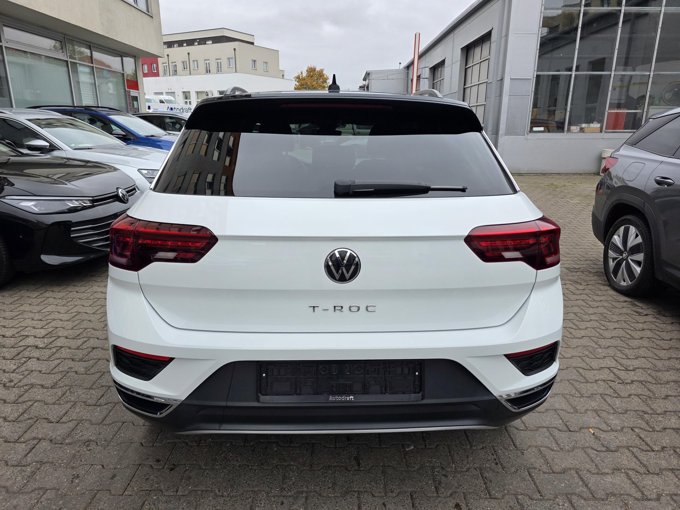 Volkswagen T-Roc, 2.0 TDI 110kW DSG Sport - fotka 5
