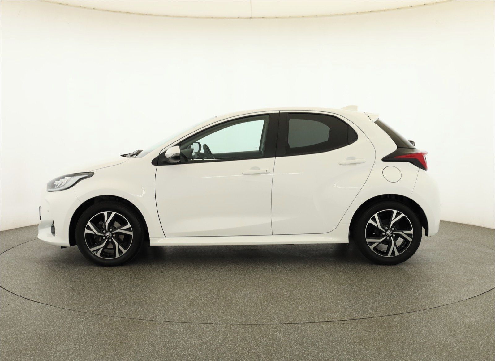 Toyota Yaris, 1.5 VVT-i, ČR,1.maj - fotka 3