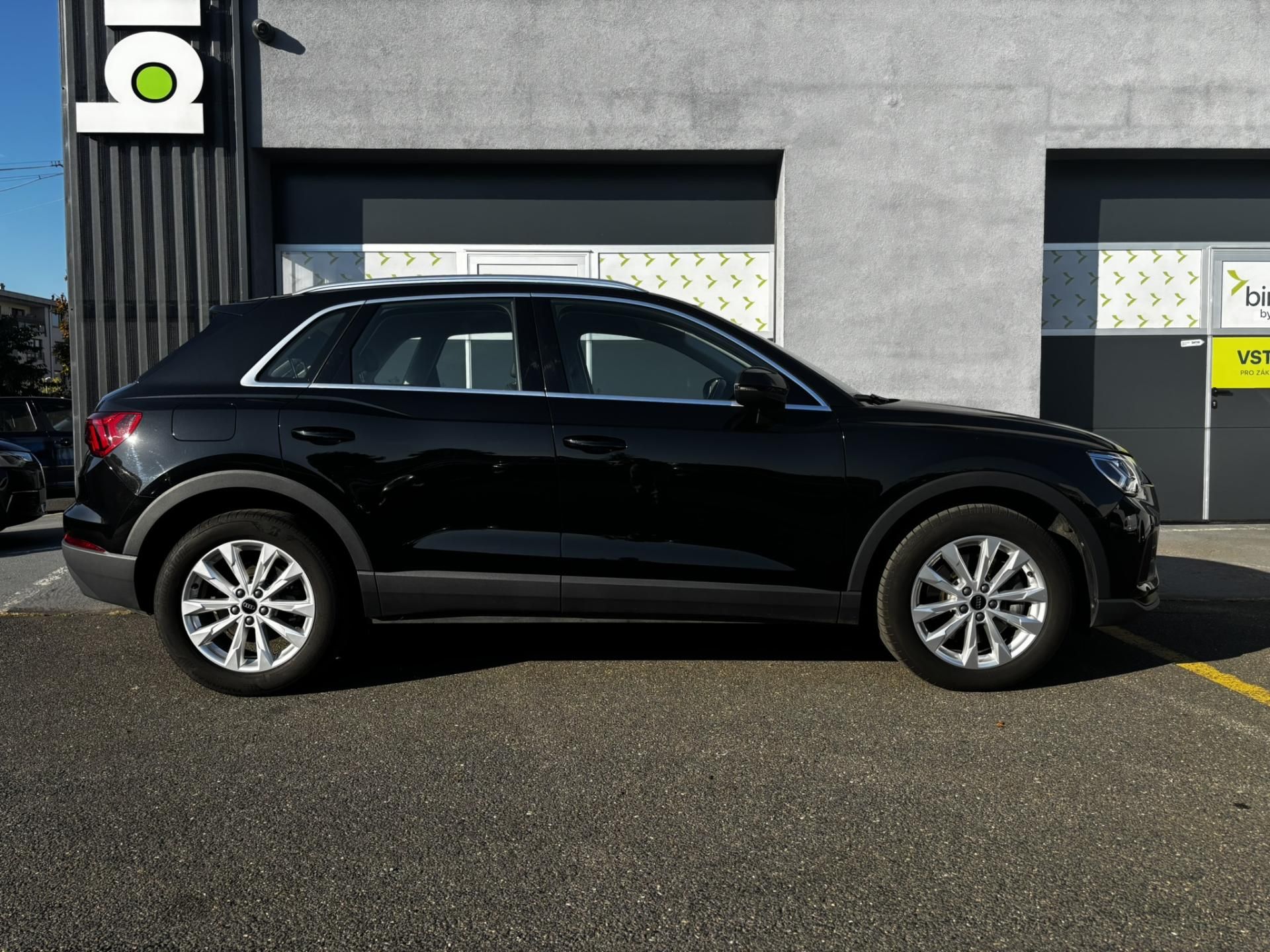 Audi Q3, 40 2.0 TDI (142 kW) TZ 4x4 - fotka 2