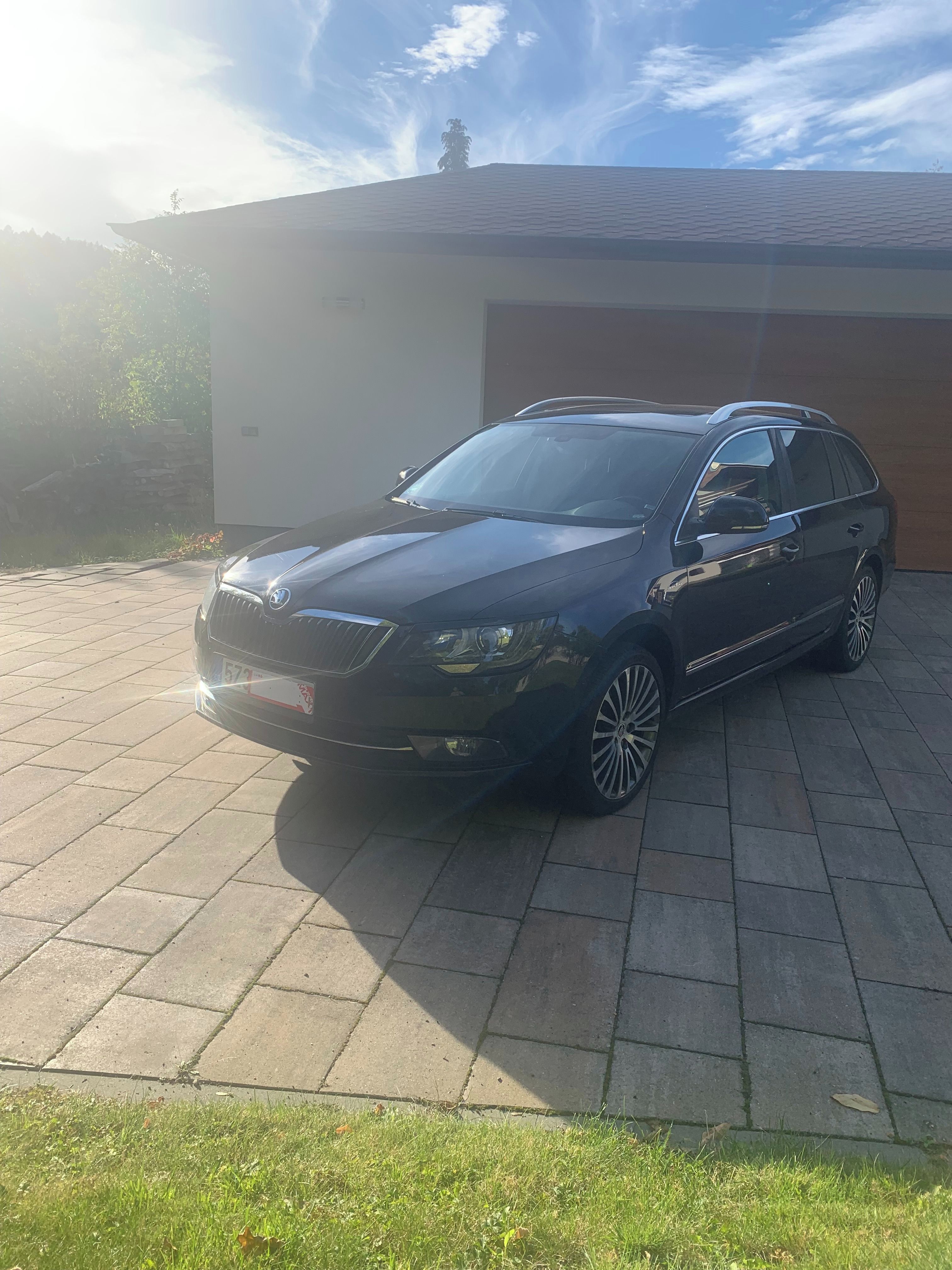 Škoda Superb, 4X4 DSG L&K 125KW - fotka 3