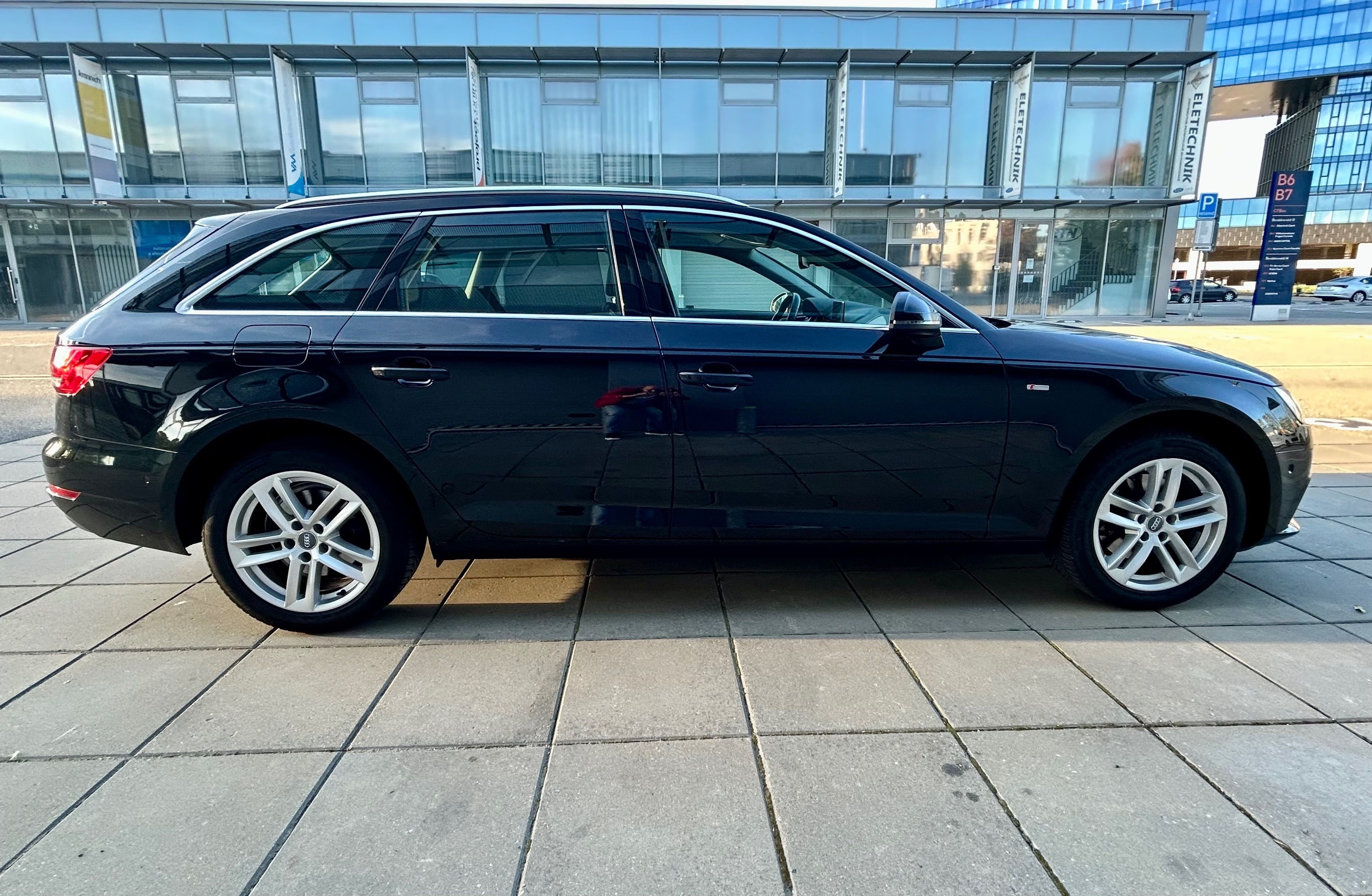 Audi A4 Avant, 2.0TDi 110KW COCKPIT-KŮŽE-ACC - fotka 5