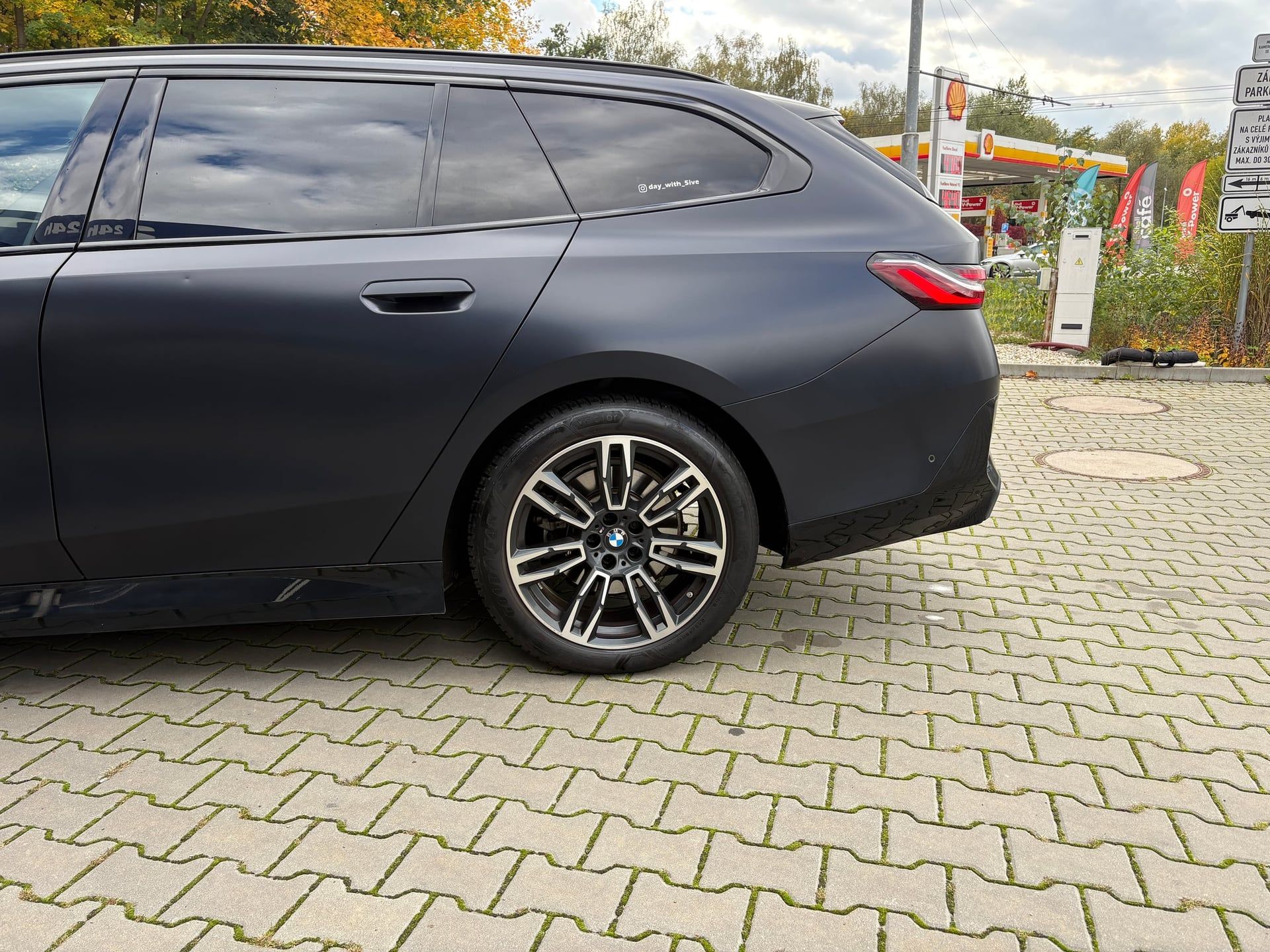 BMW Řada 5, 520d xDrive/Touring/M-Paket - fotka 6