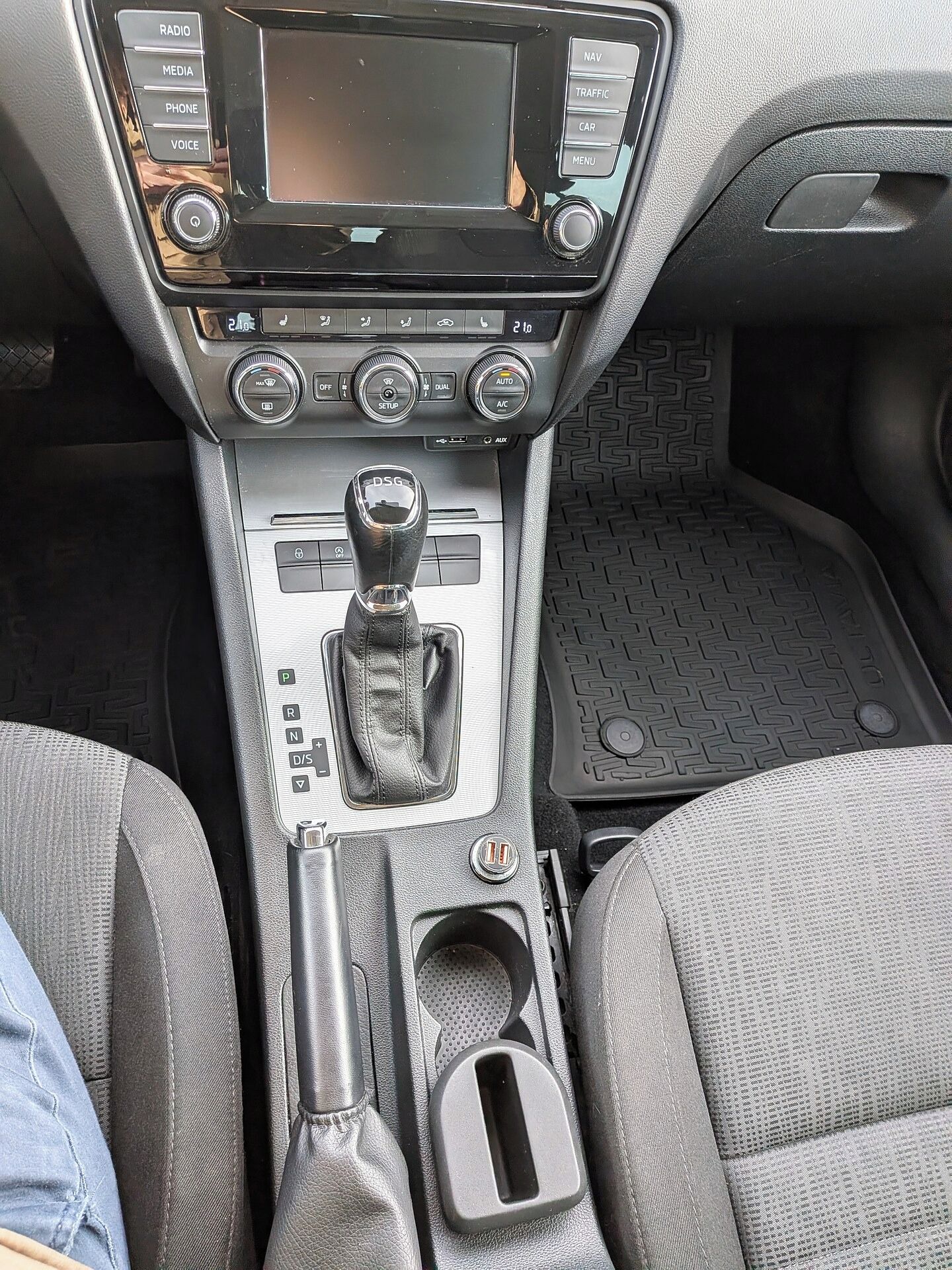 Škoda Octavia, 1.6 TDi Autorizovaný servis - fotka 5