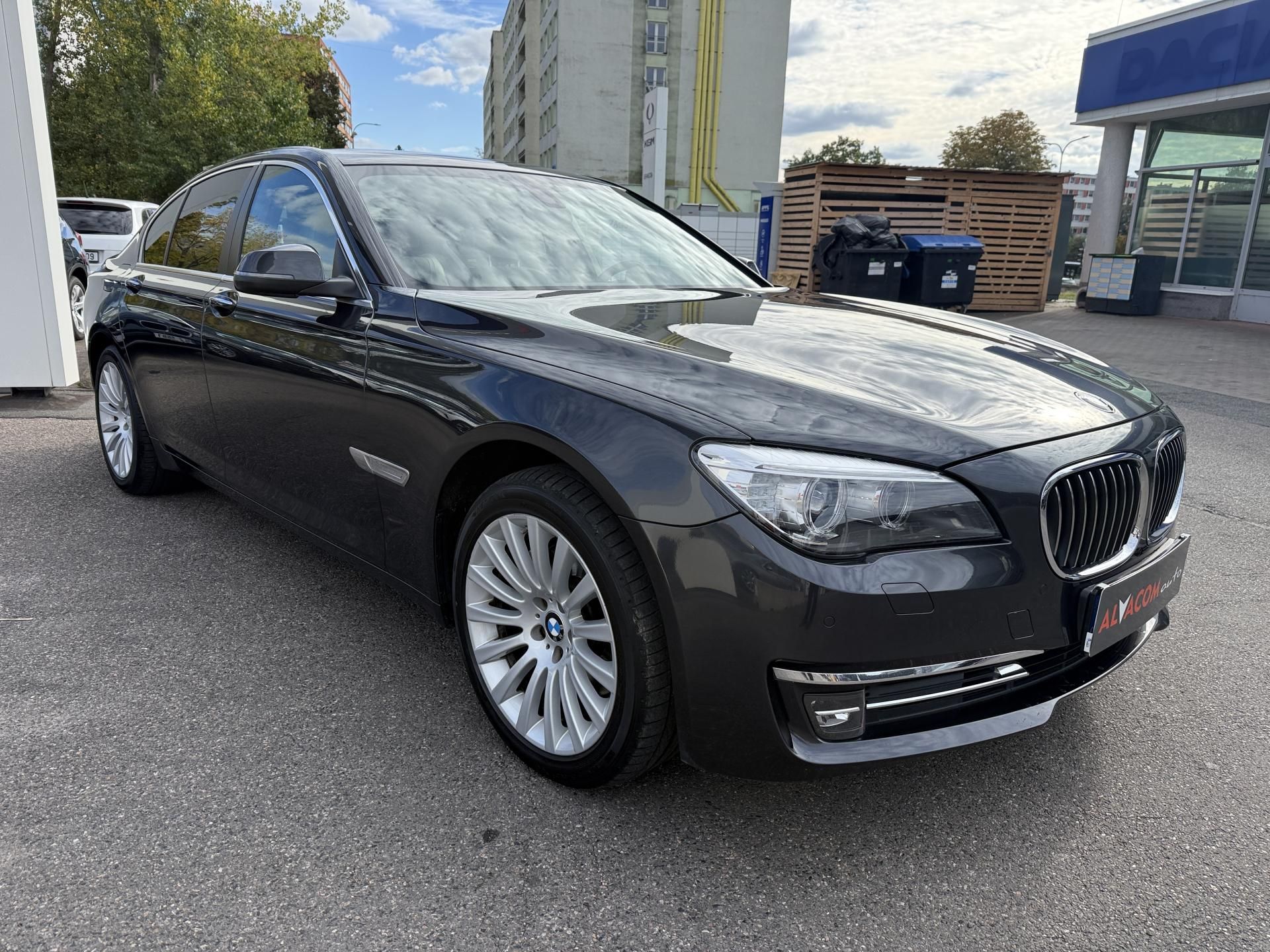 BMW Řada 7, 730D koupeno v ČR DPH - fotka 4