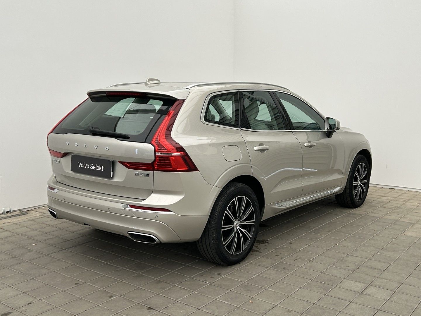 Volvo XC60, 2.0B5 184kW 4x4  Inscription - fotka 6