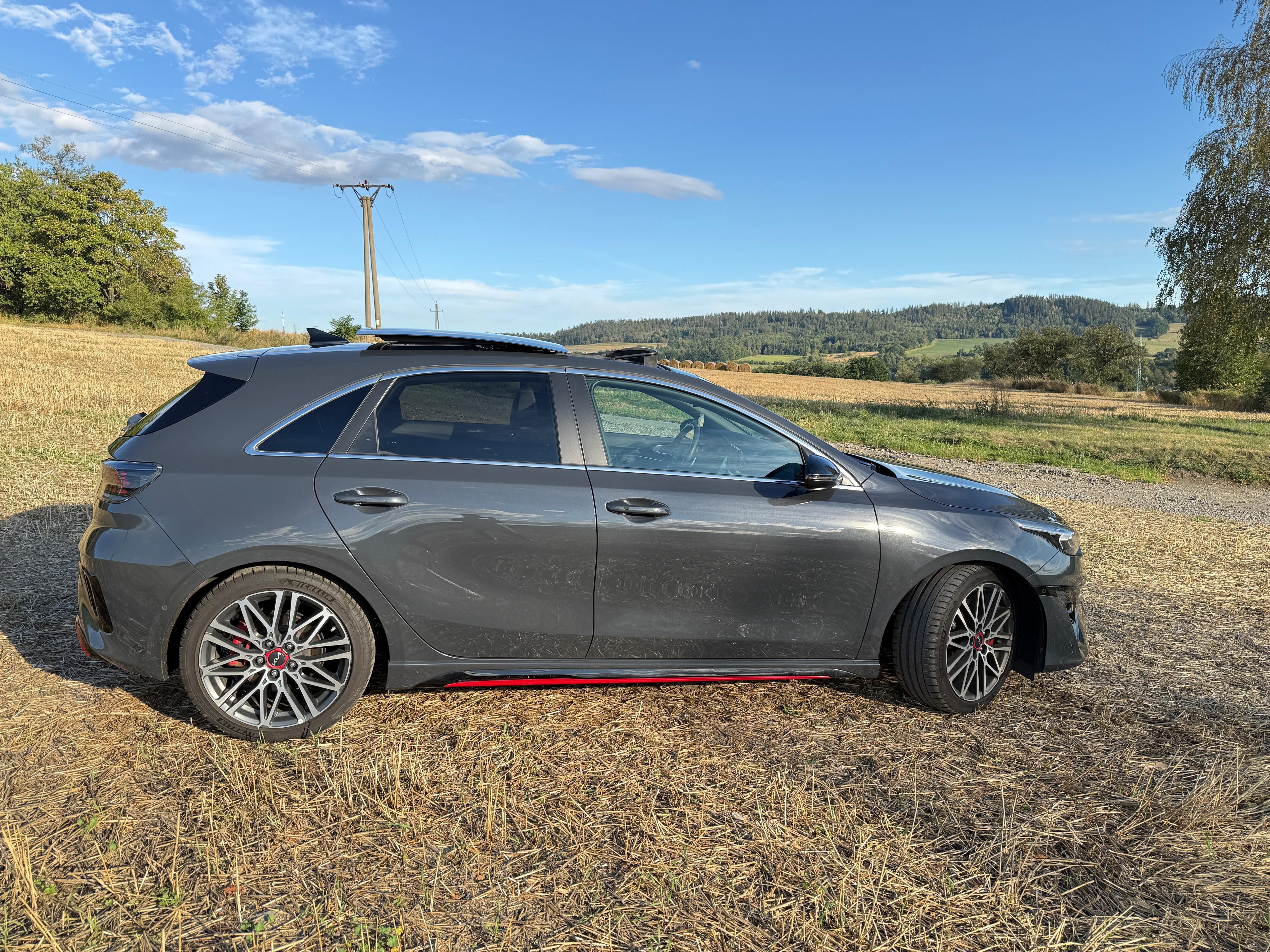 Kia Cee´d, Kia CEED GT 1.6 T-GDI - fotka 5
