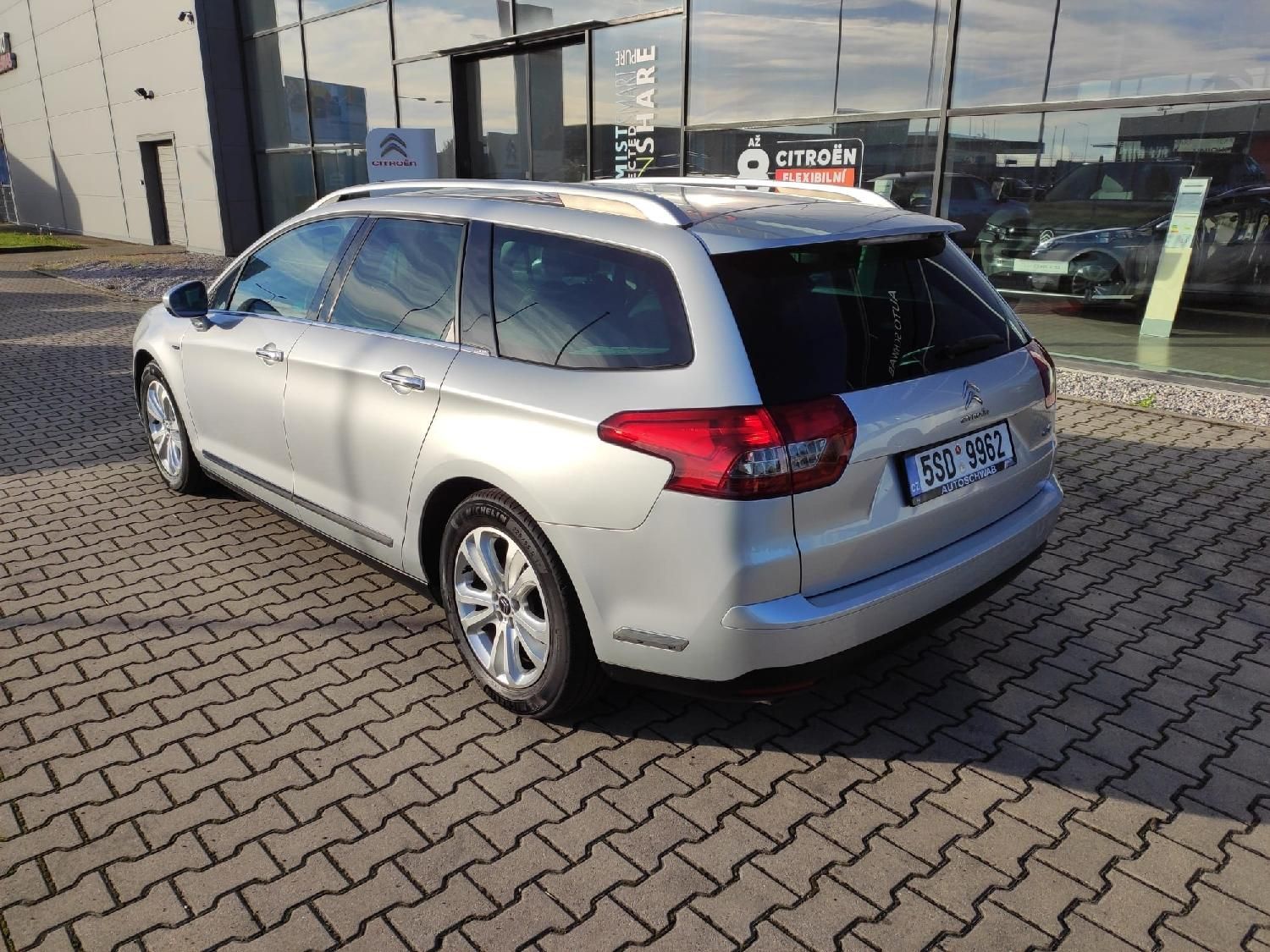 Citroën C5, 2.0HDI 140k EXCLUSIVE MAN6 HYD - fotka 3