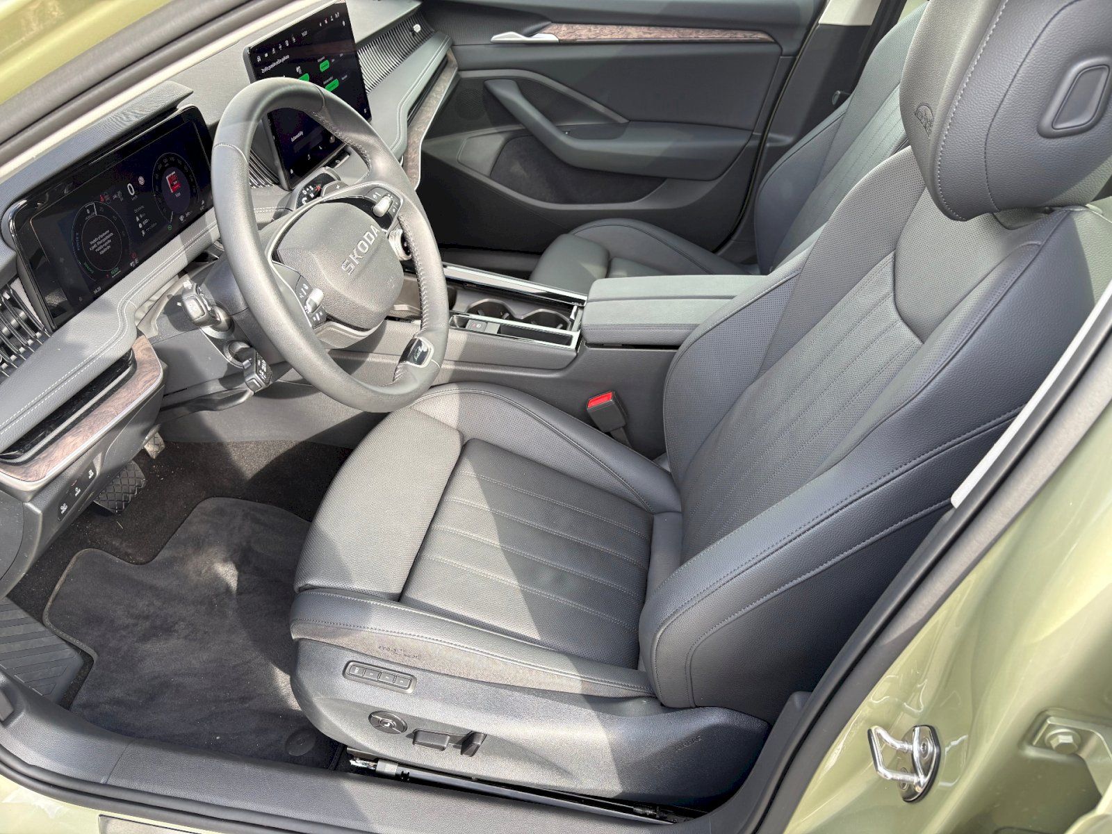 Škoda Superb, Laurin & Klement 1.5 TSI / 110 - fotka 6