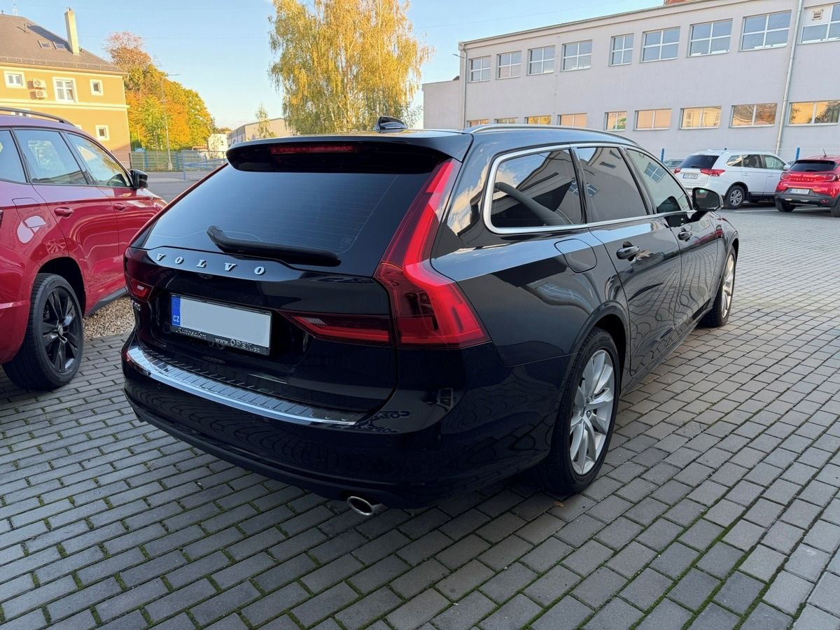 Volvo V90, D4 BLIS*ACC*Keyless*kamera - fotka 6