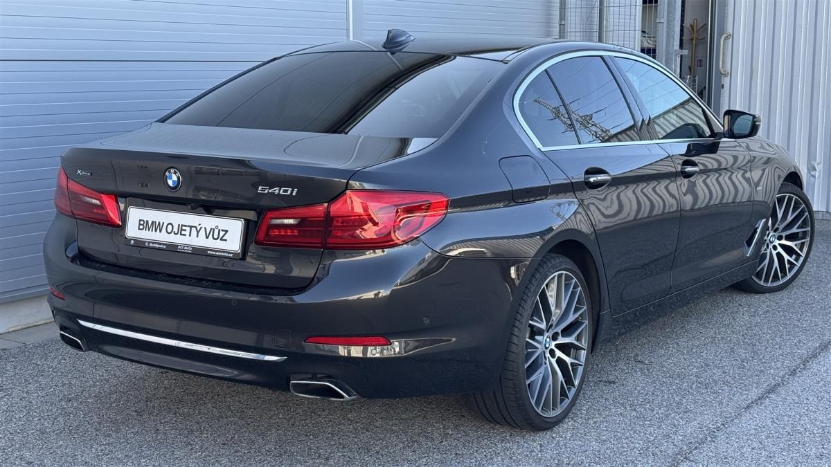 BMW Řada 5, 540xi LuxuryLine ČR 1.majitel - fotka 2