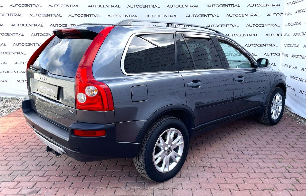 Volvo XC90, 2,4 D,136kW,4x4,aut. - fotka 4