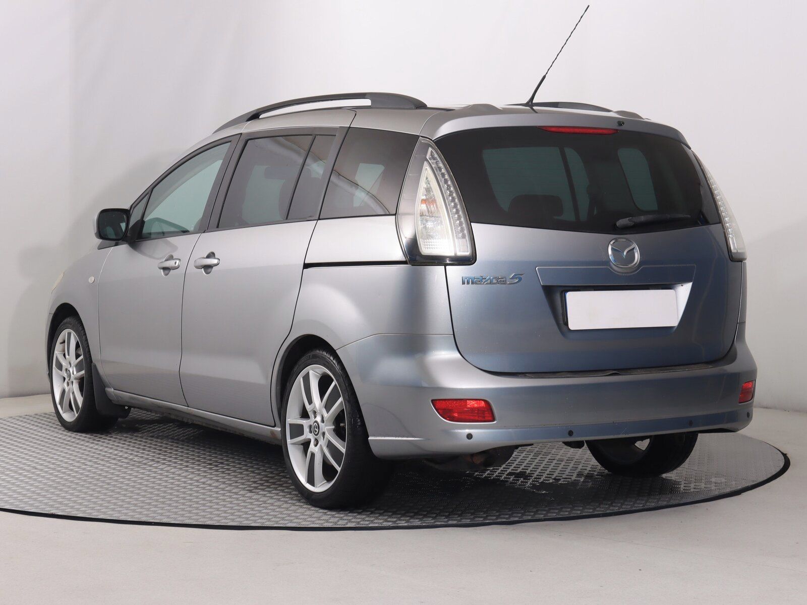 Mazda 5, 2.0 CD, 7 míst - fotka 4