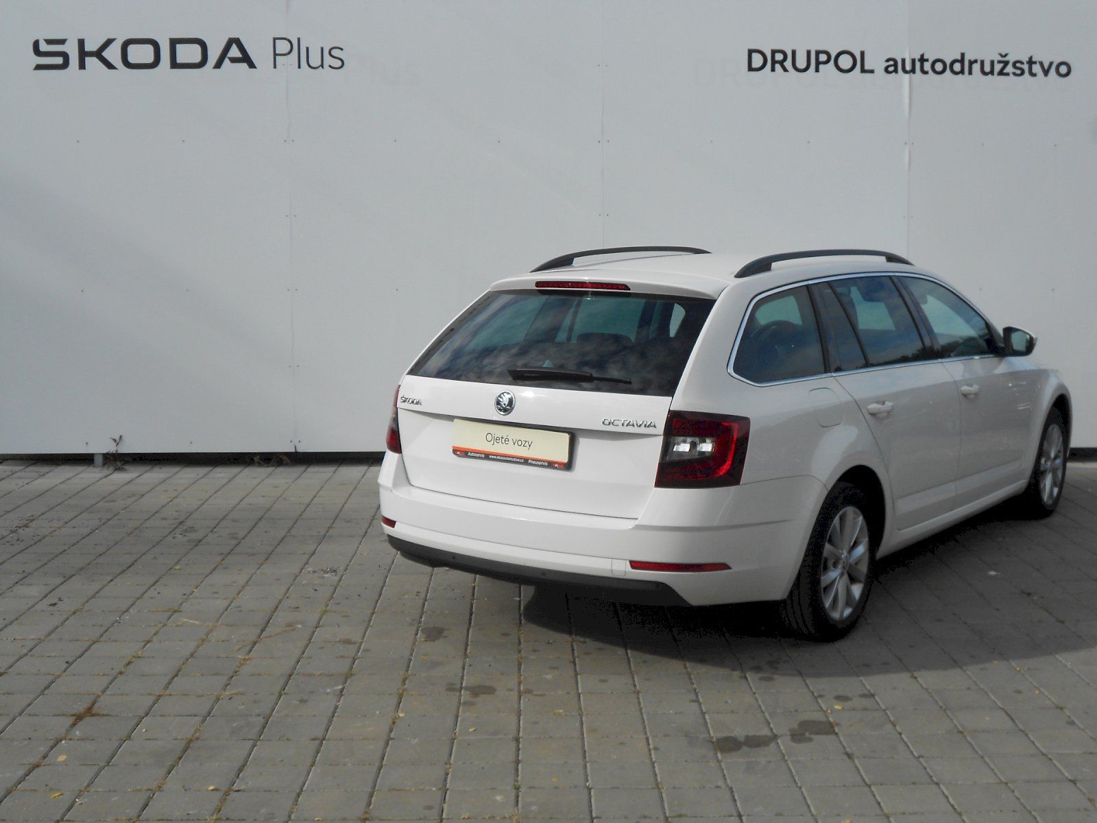 Škoda Octavia, Combi III 2.0 TDI - 110 kW, St - fotka 2
