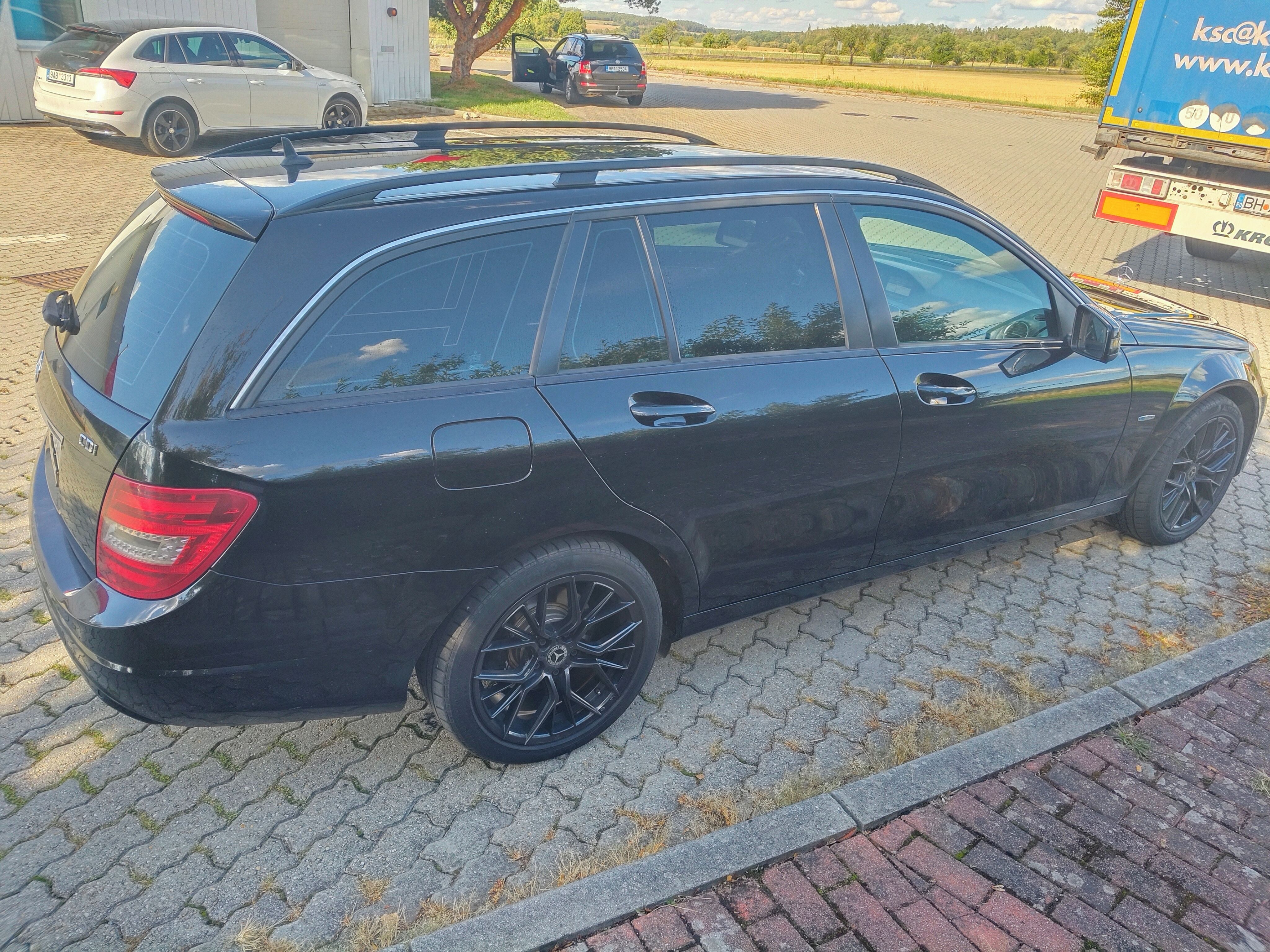 Mercedes-Benz Třídy C - fotka 5