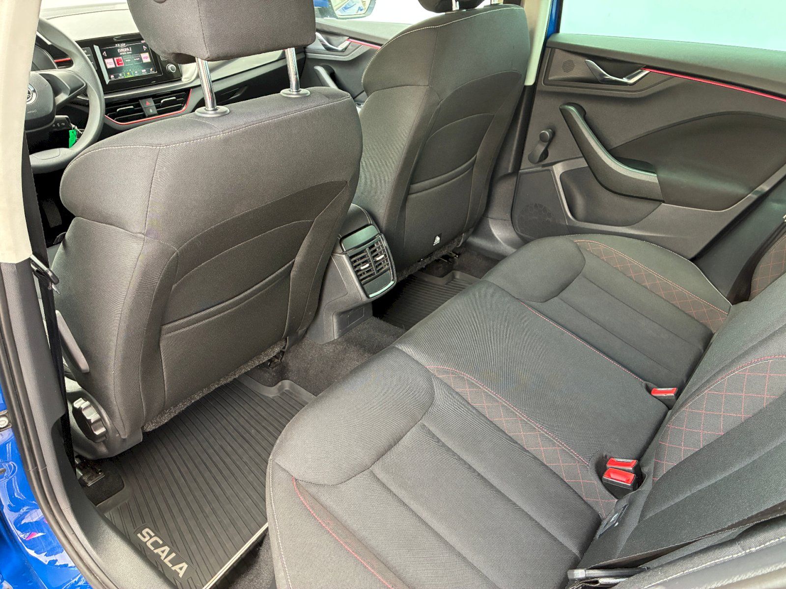 Škoda Scala, 1,0 TSI / 81 kW Ambition - fotka 6