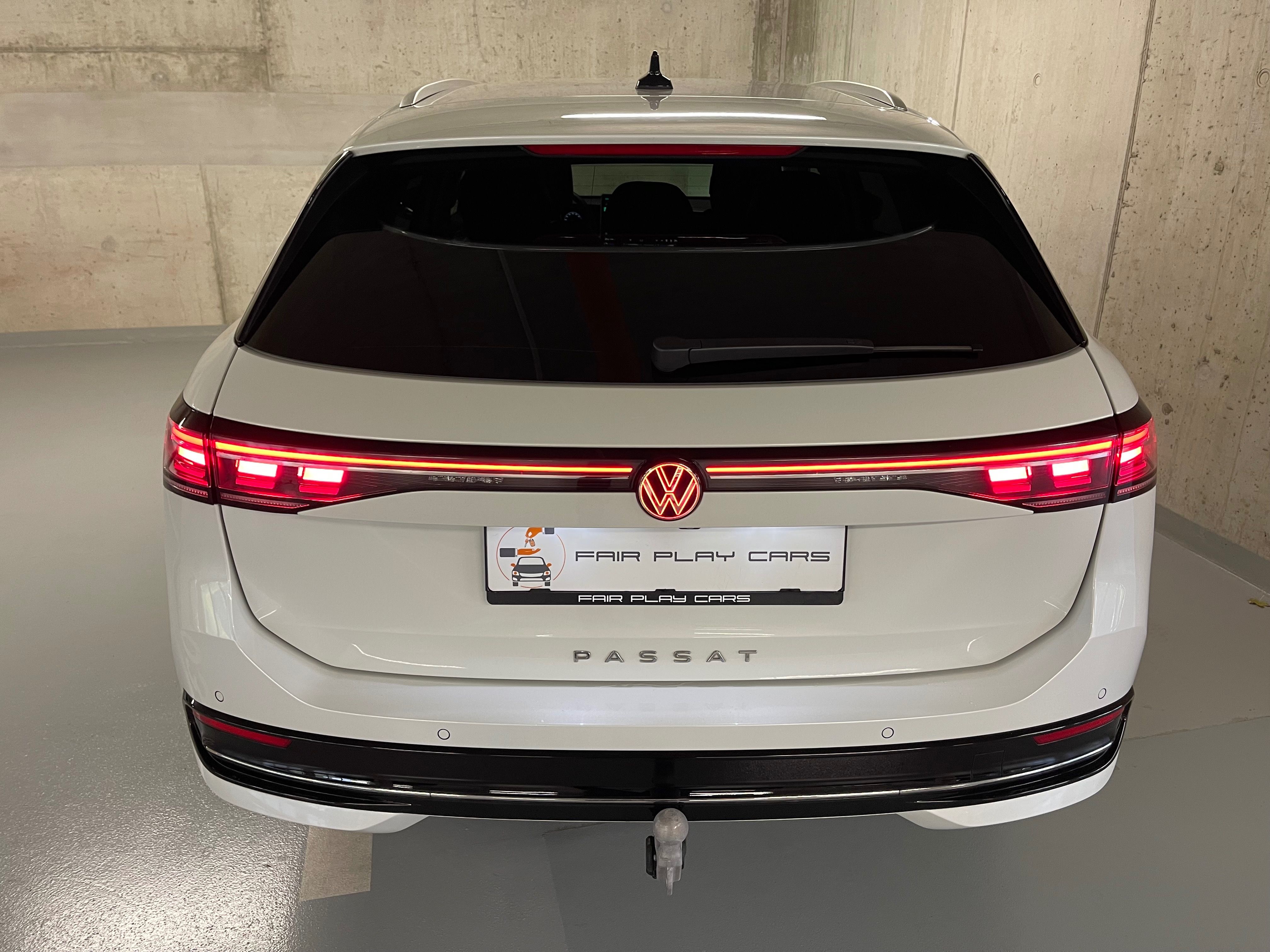 Volkswagen Passat, Elegance - HUD/Matrix/Tažné - fotka 6