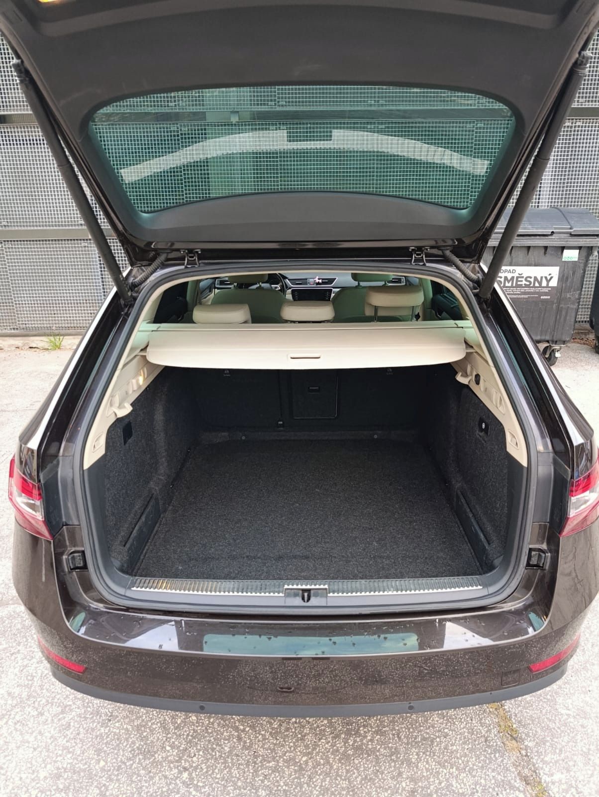 Škoda Superb, III Style Plus Kombi TDI - fotka 5