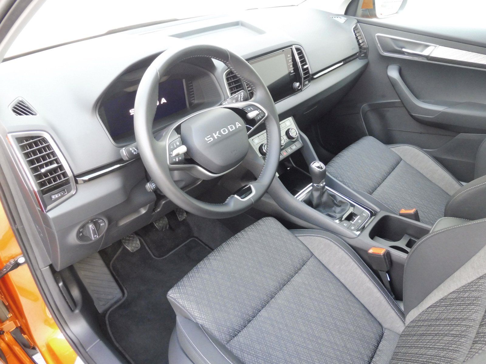 Škoda Karoq, Top Selection 1,5 TSI 110kW - fotka 6