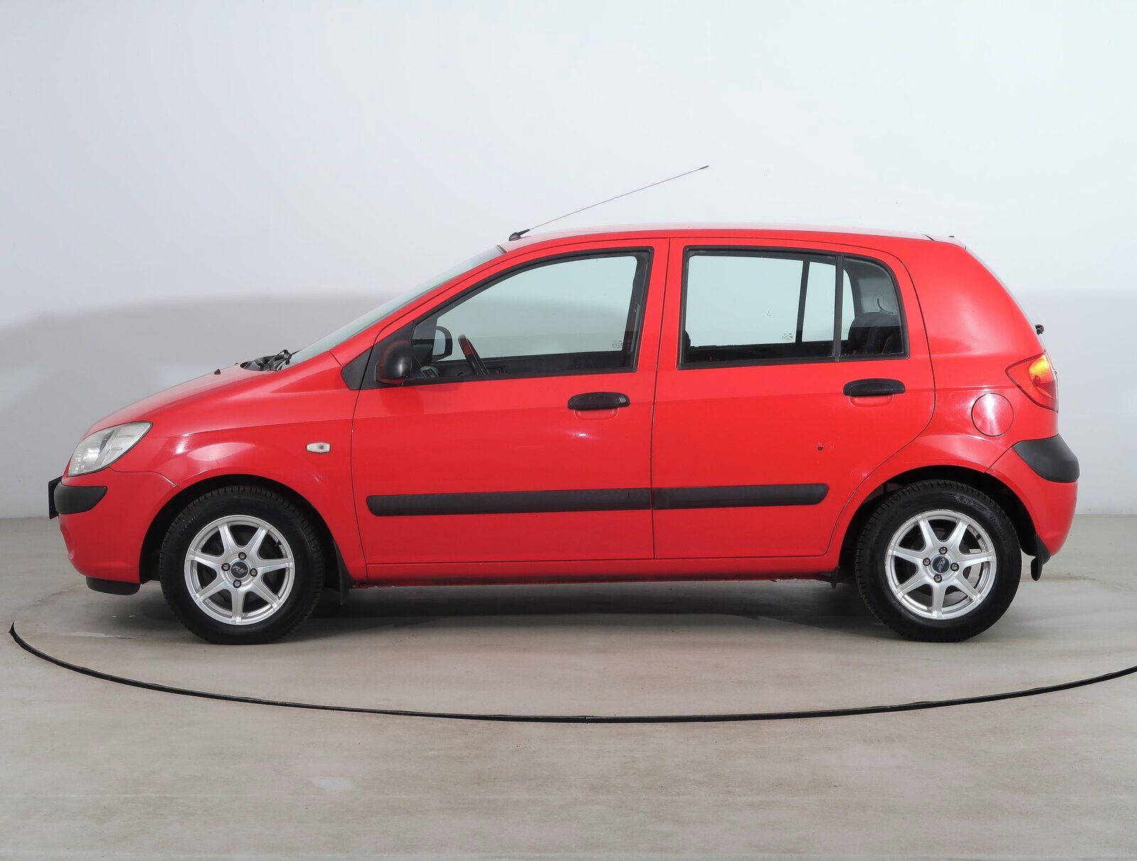 Hyundai Getz, 1.4i, zamluveno - fotka 3