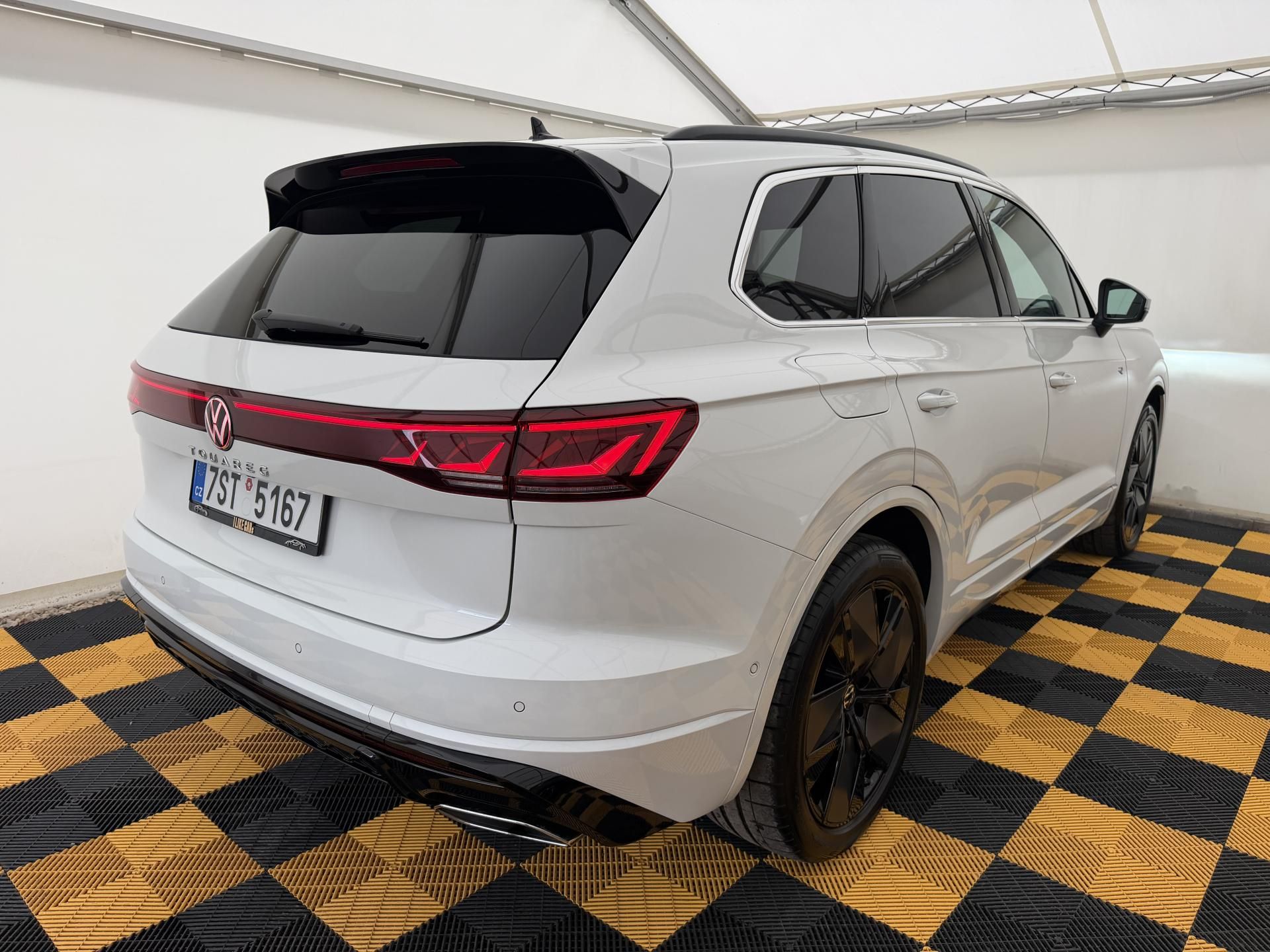 Volkswagen Touareg, 3.0Tdi*210kw*1-MAJ*DPH*R-Line* - fotka 5