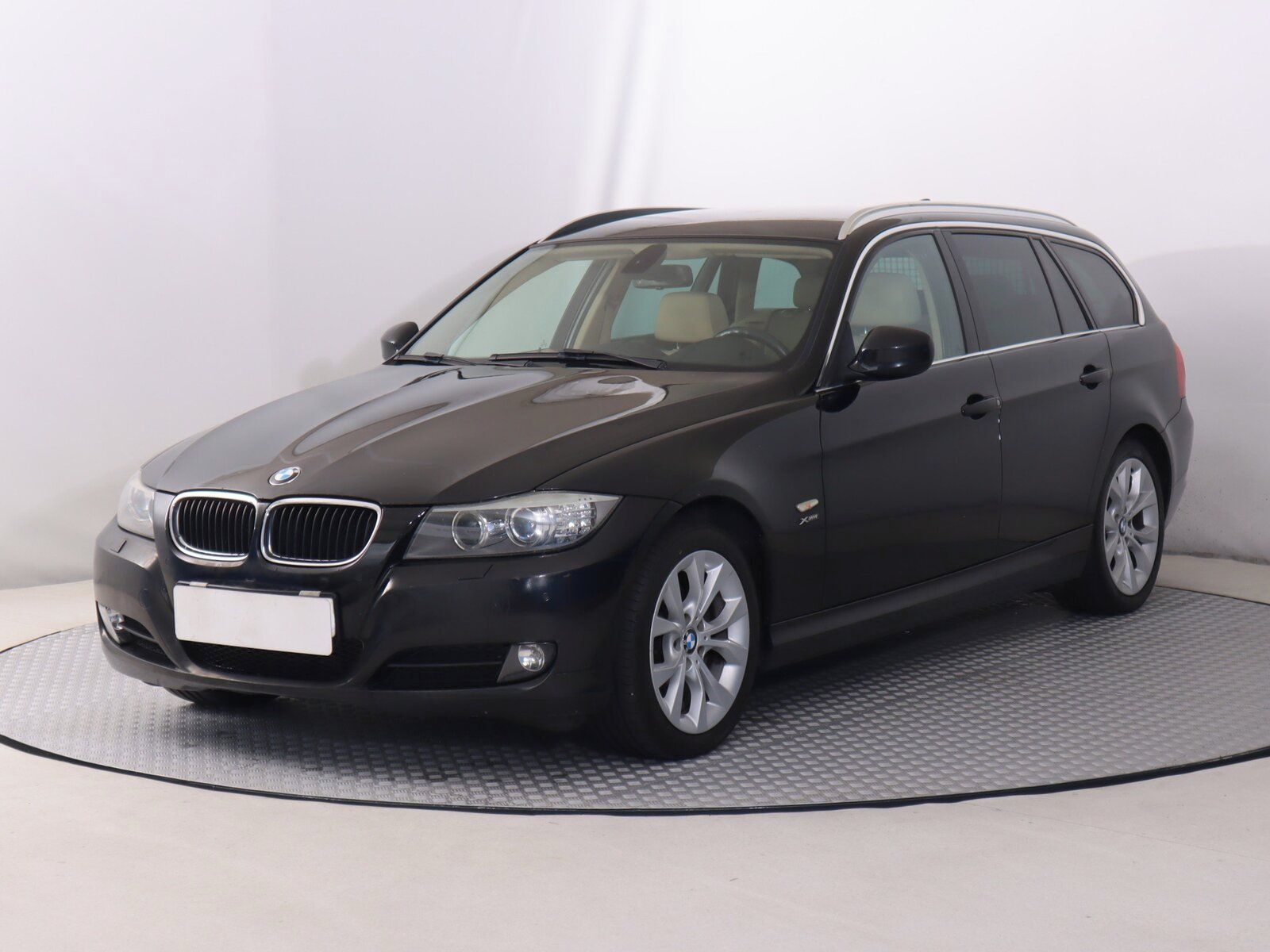 BMW Řada 3, 320 d xDrive, 4X4 - fotka 2