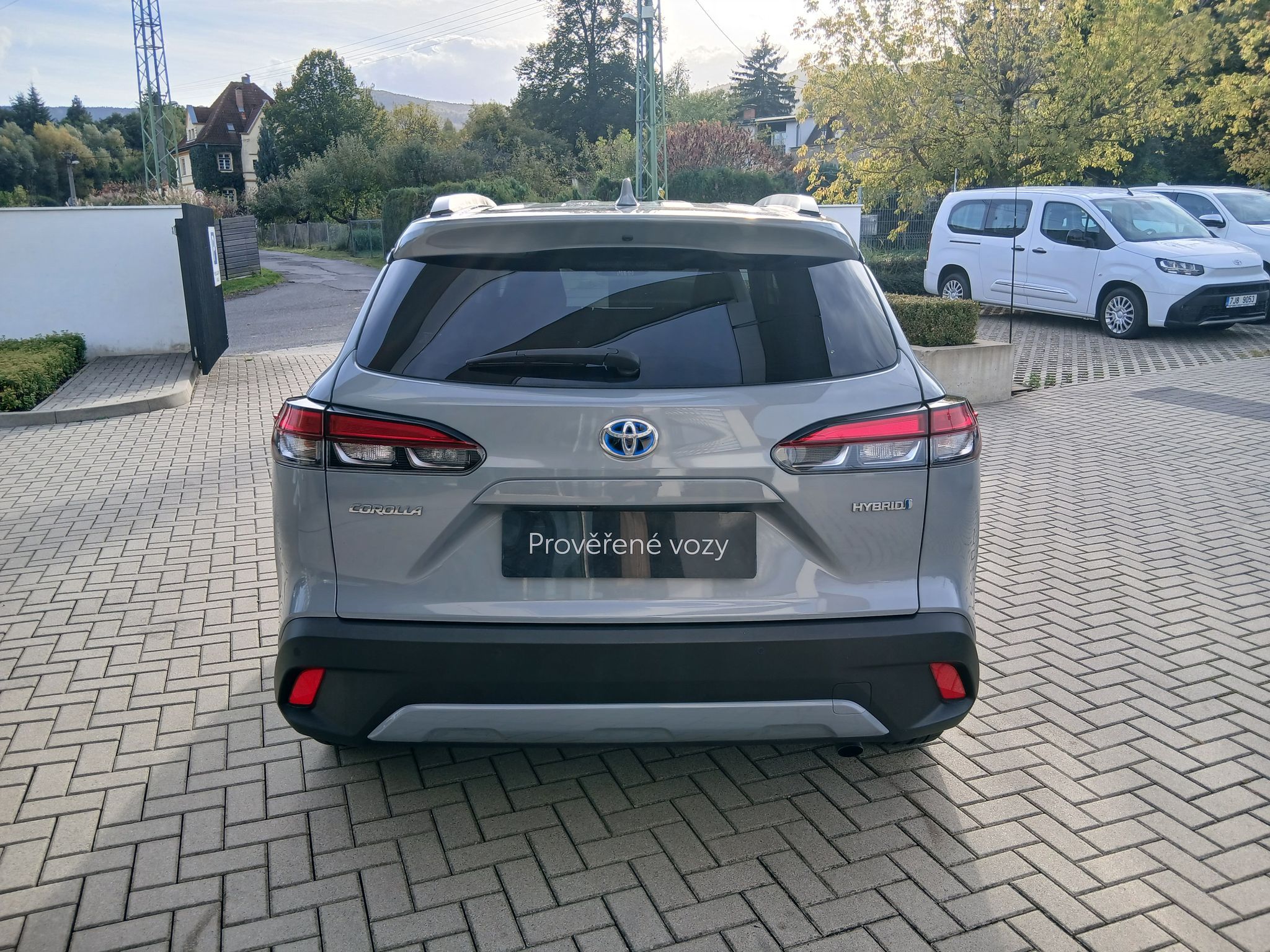 Toyota Corolla Cross, 2.0 Hybrid e-CVT Executive - fotka 5