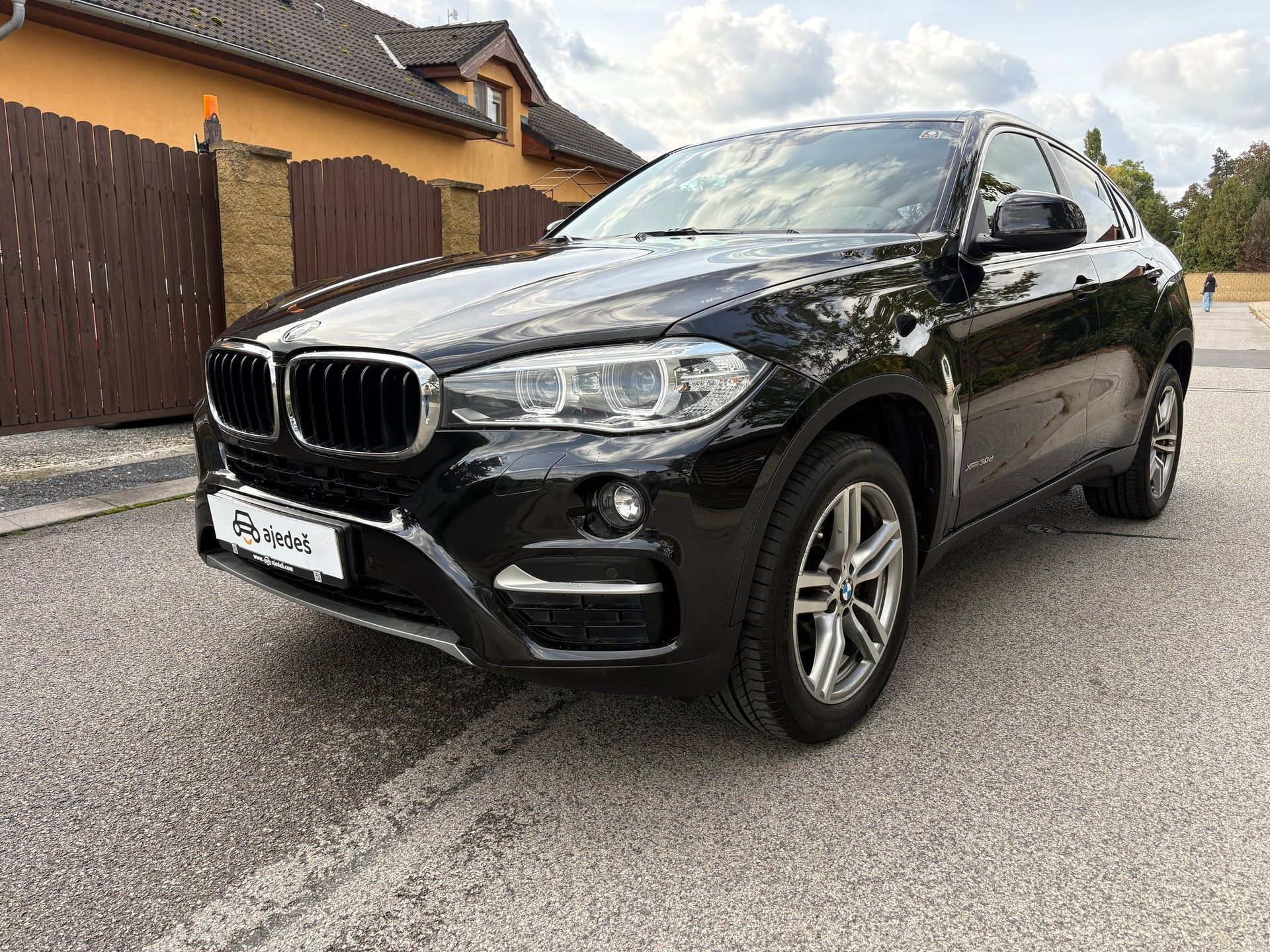 BMW X6, 30d/xDrive/servis/ČR - fotka 2