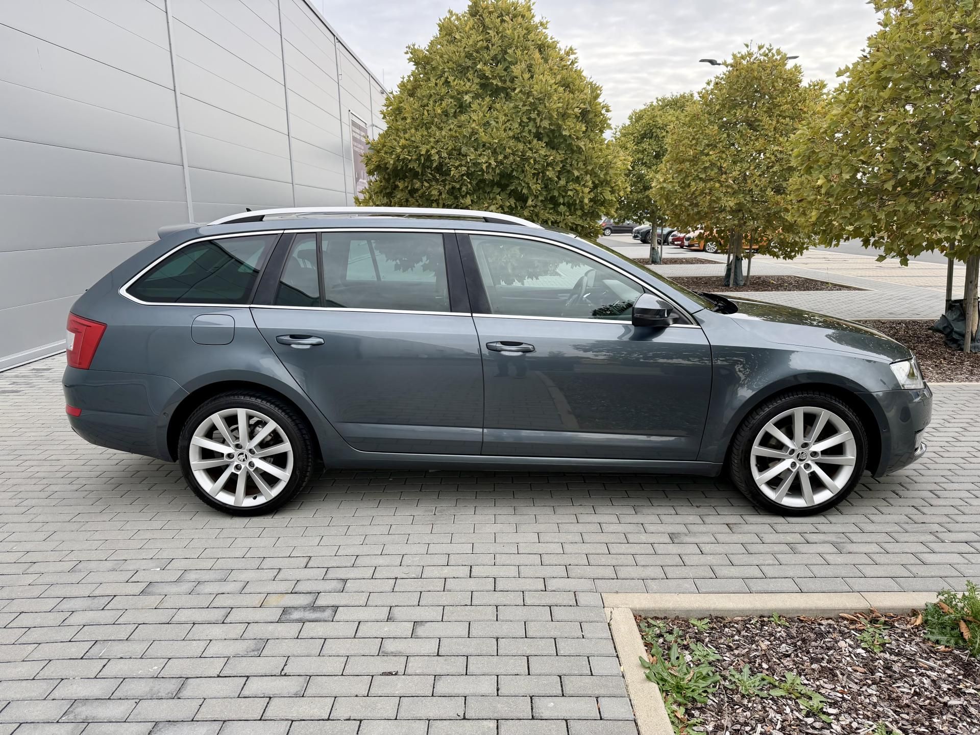 Škoda Octavia, 2.0 TDI 110kW DSG ELEGANCE!!! - fotka 4