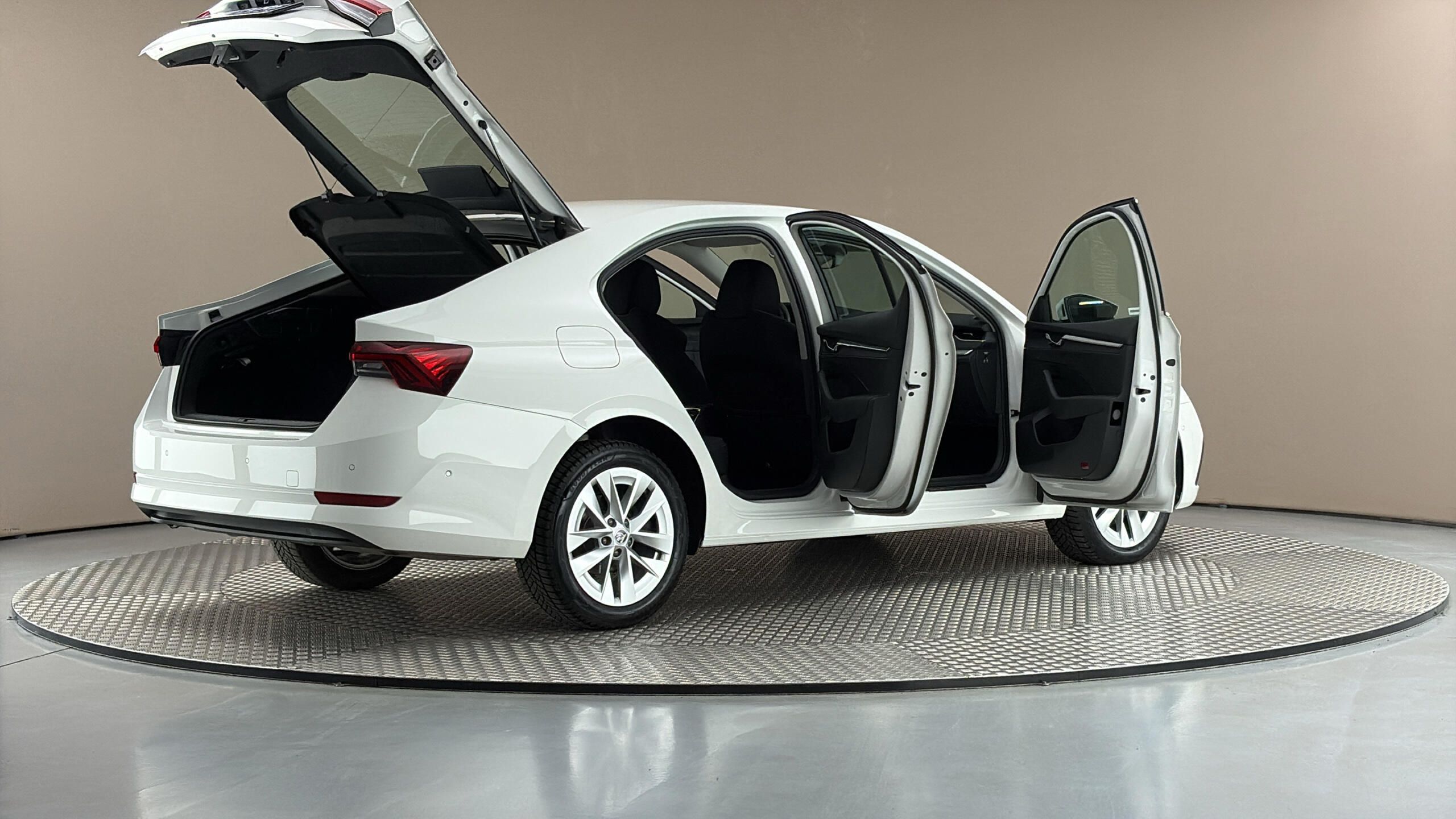 Škoda Octavia, 2.0 TDI DSG Style - fotka 6