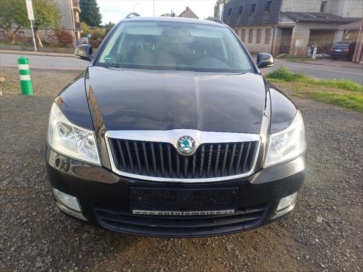 Škoda Octavia, 2,0 TDI  kombi - fotka 2