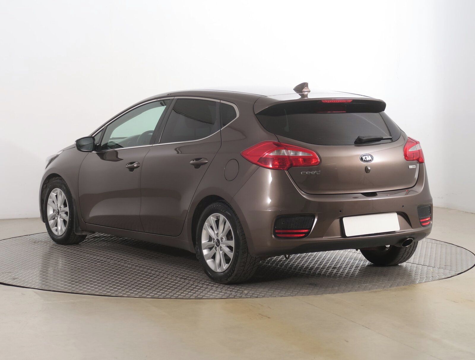 Kia Cee´d, 1.6 GDI, Gold, Serv.kniha - fotka 4