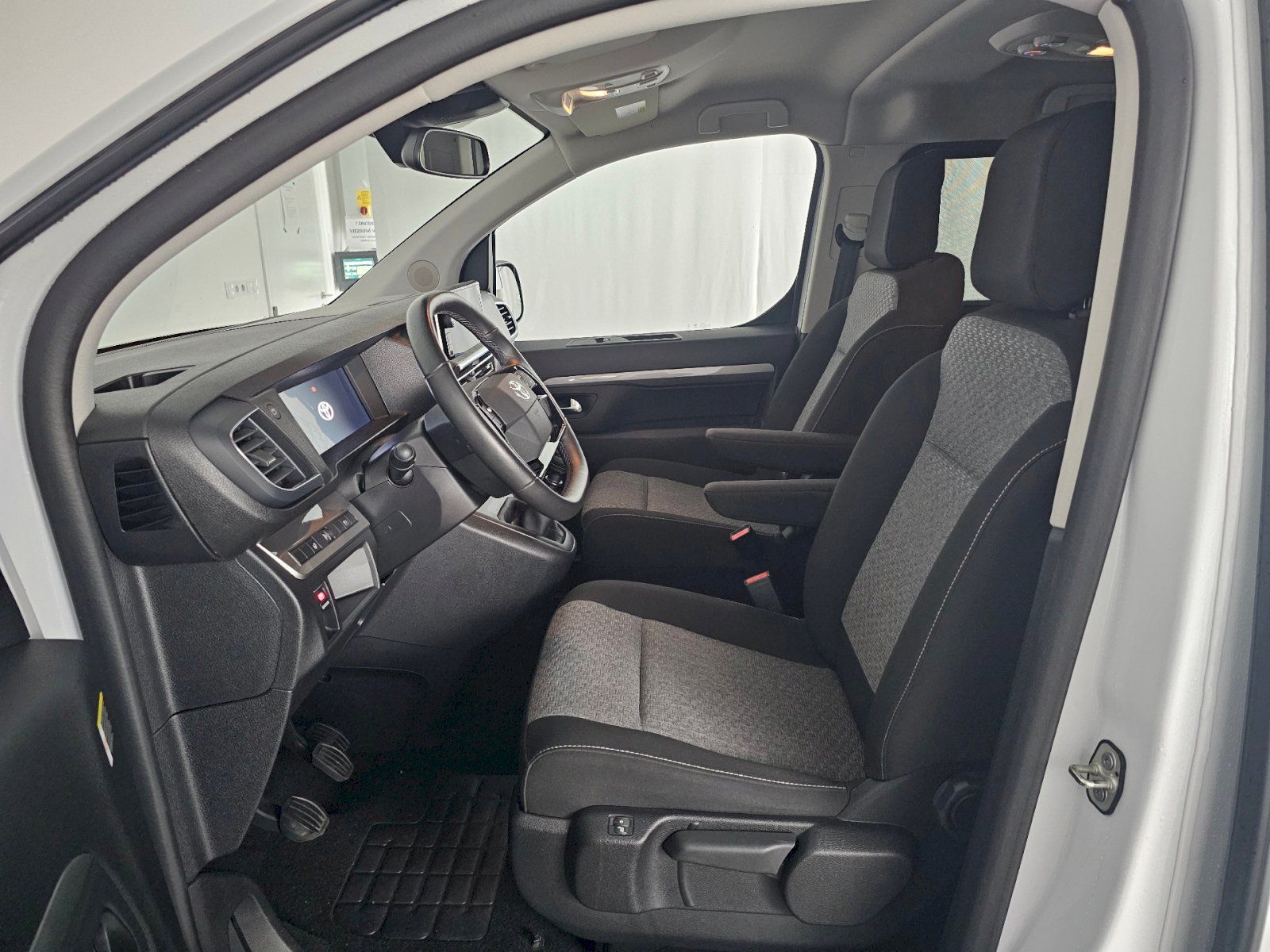 Toyota Proace Verso, 2.0D 106kW FAMILY WEBASTO 8S - fotka 6