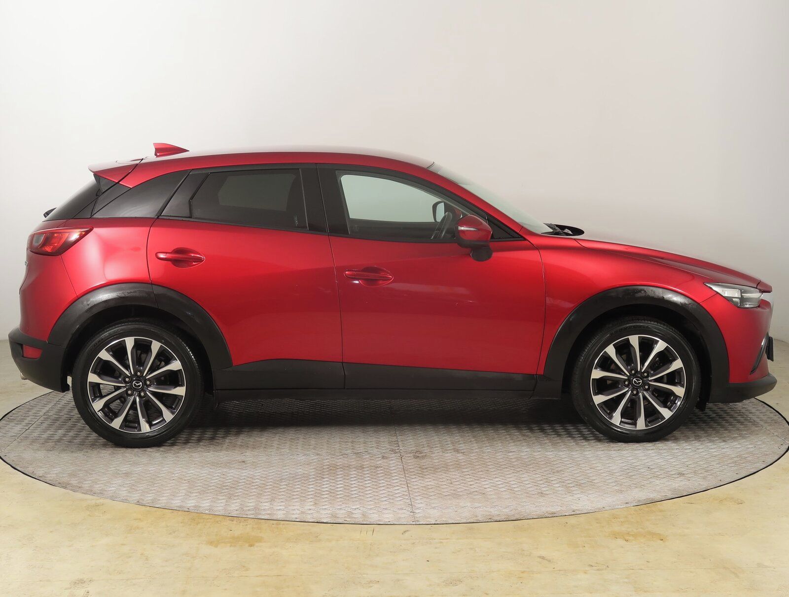 Mazda CX-3, 2.0 Skyactiv-G, ČR,1.maj - fotka 6
