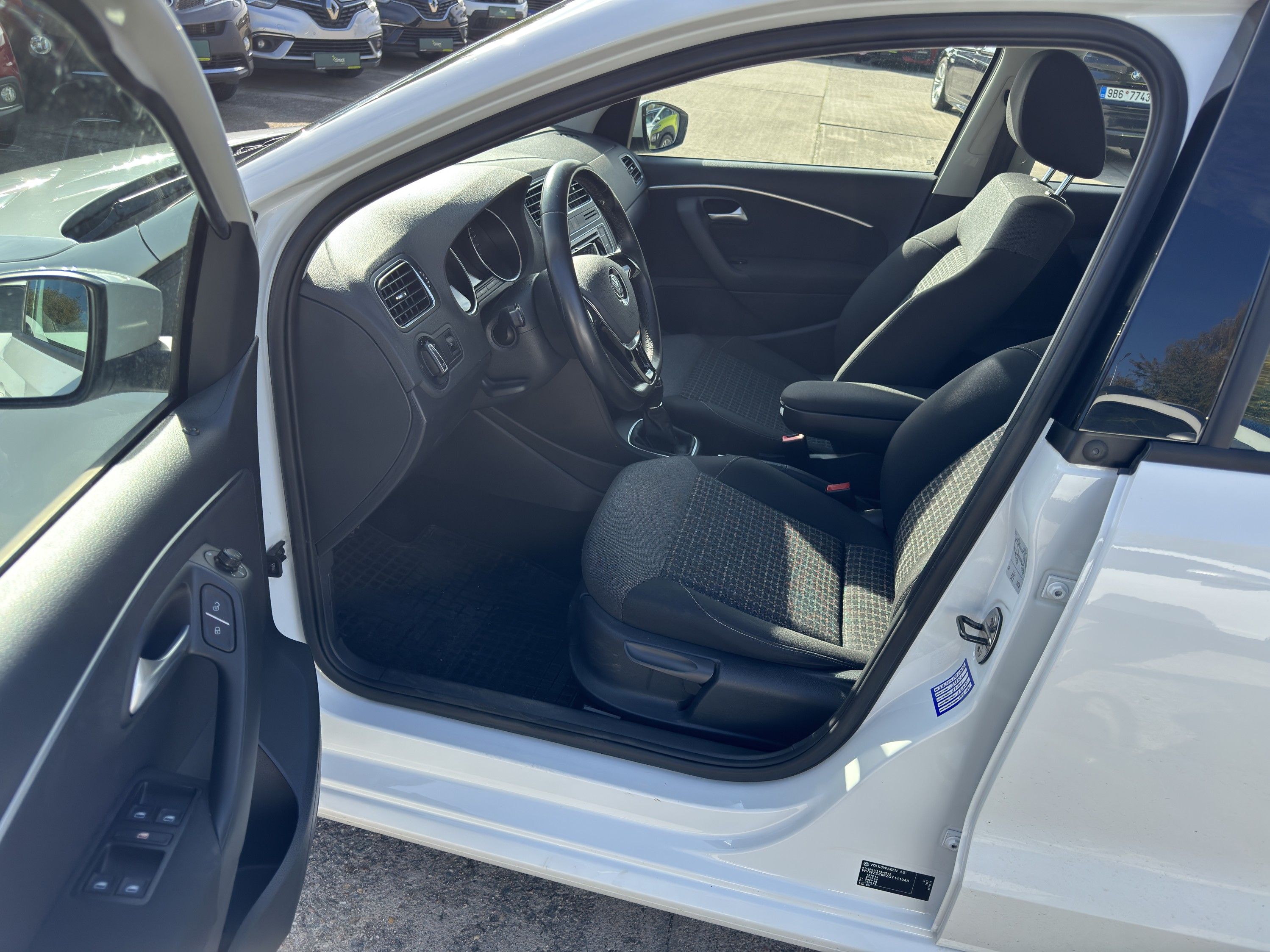 Volkswagen Polo, 1.0 MPi 55 kW - fotka 4