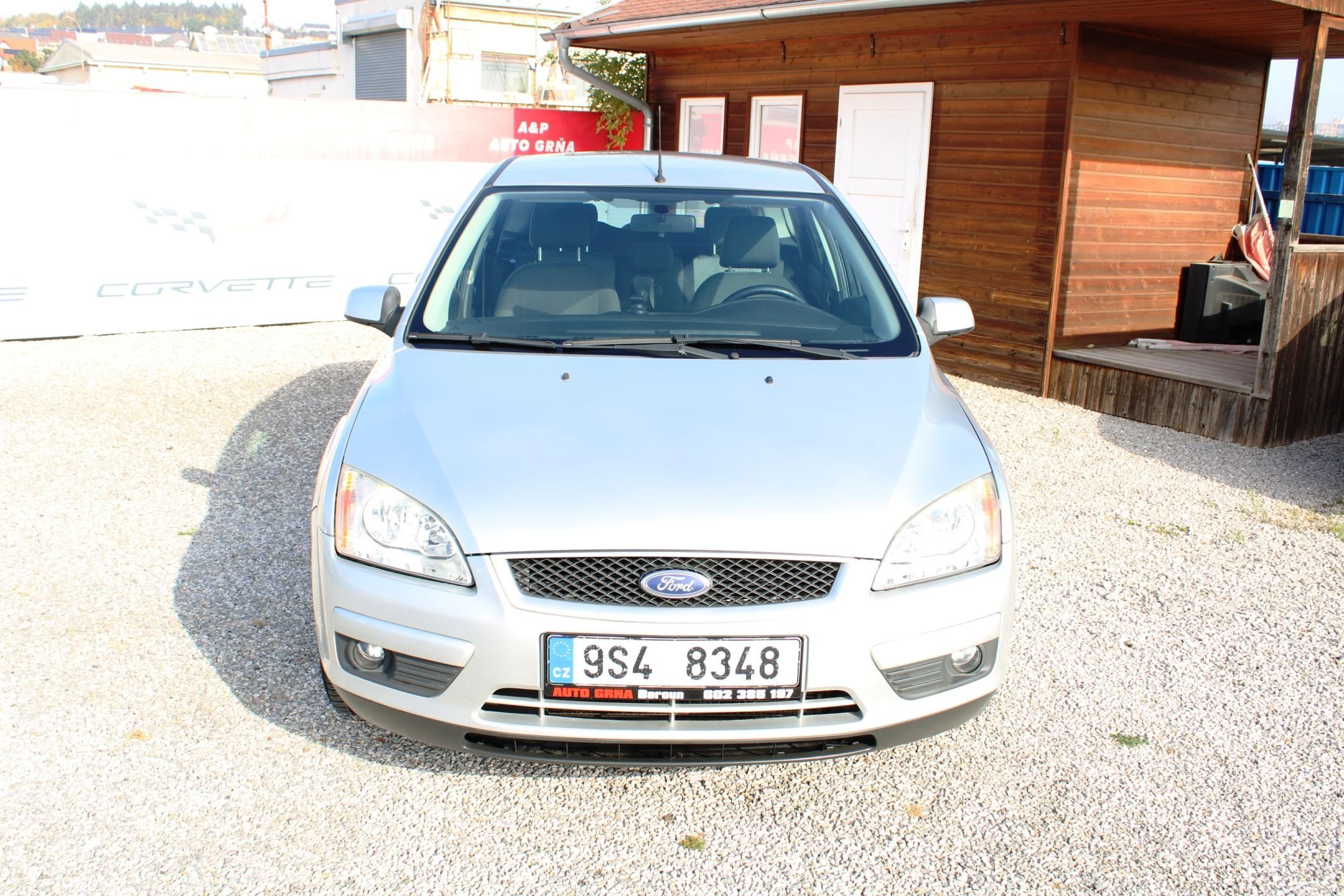 Ford Focus, 1,6i KLIMA EL.OKNA TEMPOMAT - fotka 2
