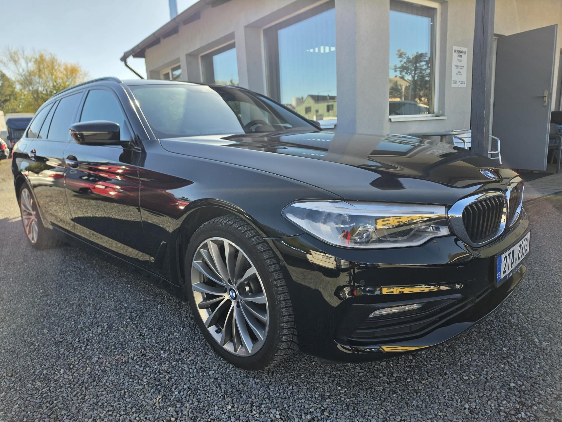 BMW Řada 5, 520D TZ Sport Line Harman