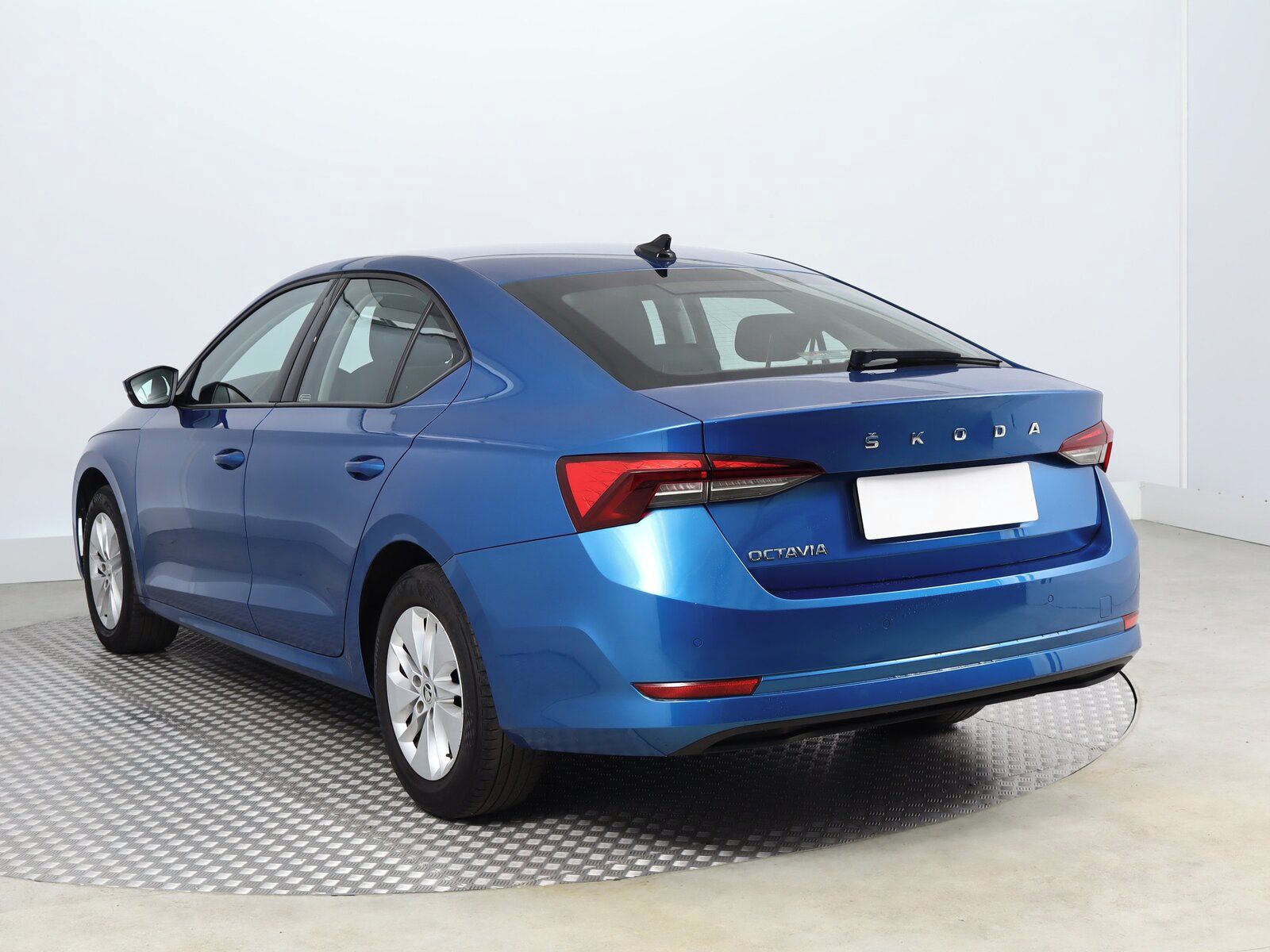 Škoda Octavia, 2.0 TDI, Ambition Plus, ČR - fotka 4