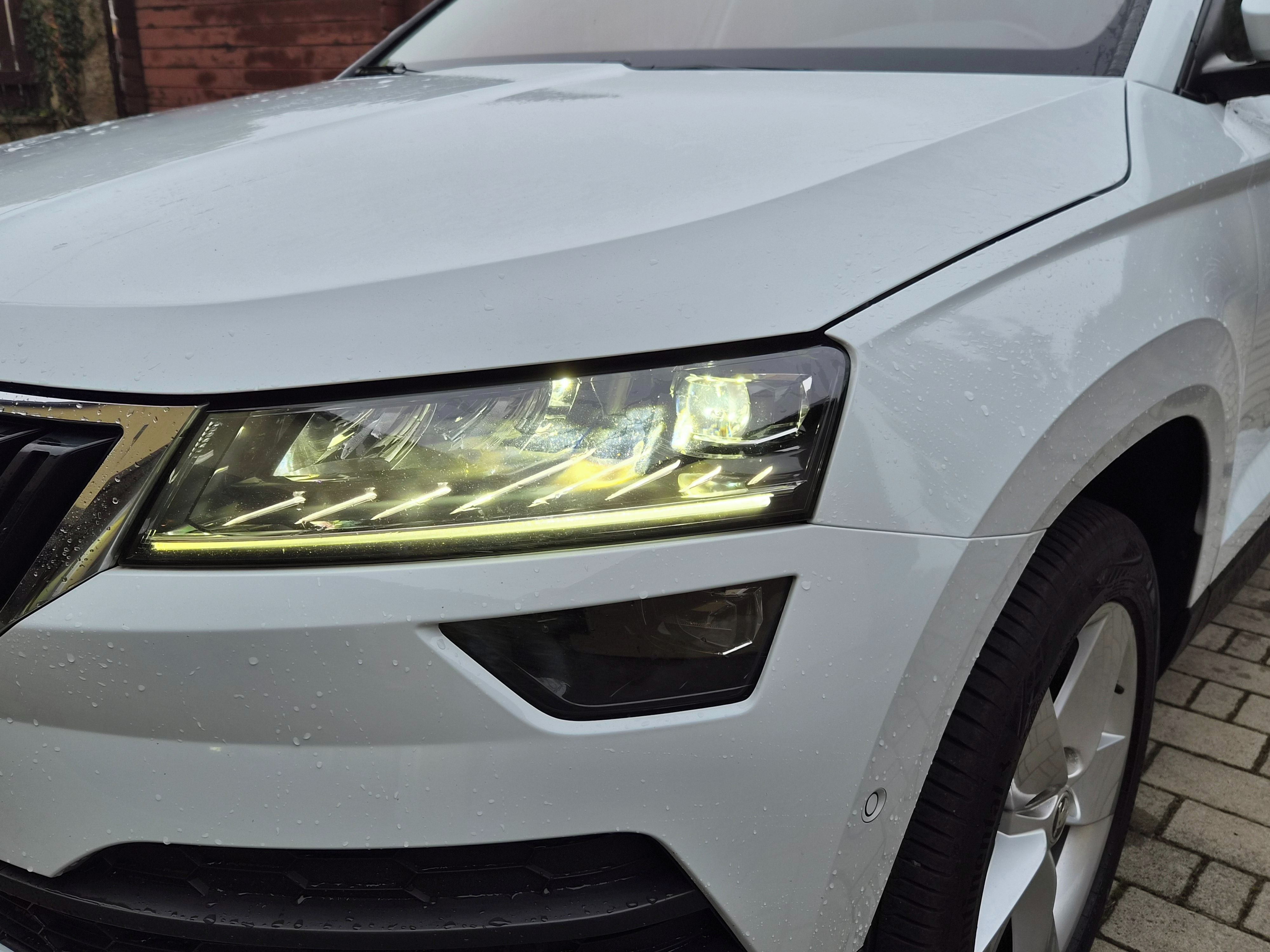 Škoda Karoq, 2,0TDi DSG VIRTUAL PANO tažný - fotka 4