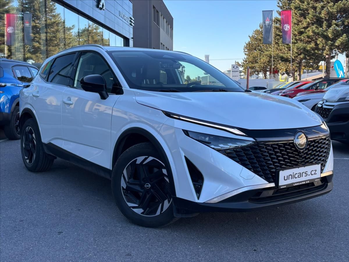 Nissan Qashqai, 1,3 DIG-T  X-Tronic N-Connecta - fotka 3