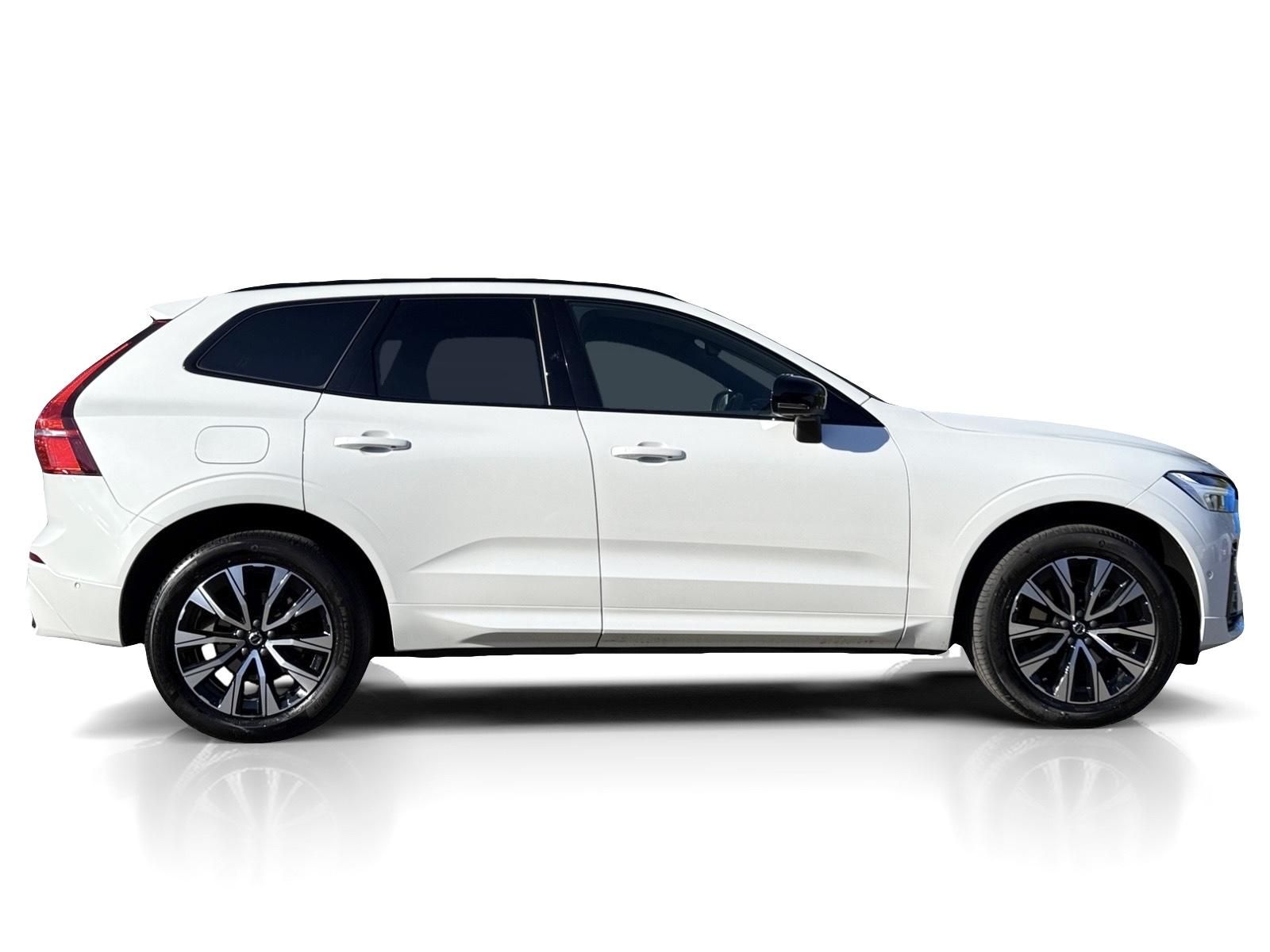 Volvo XC60, B5 AWD // PLUS DARK // 1.maj. - fotka 6