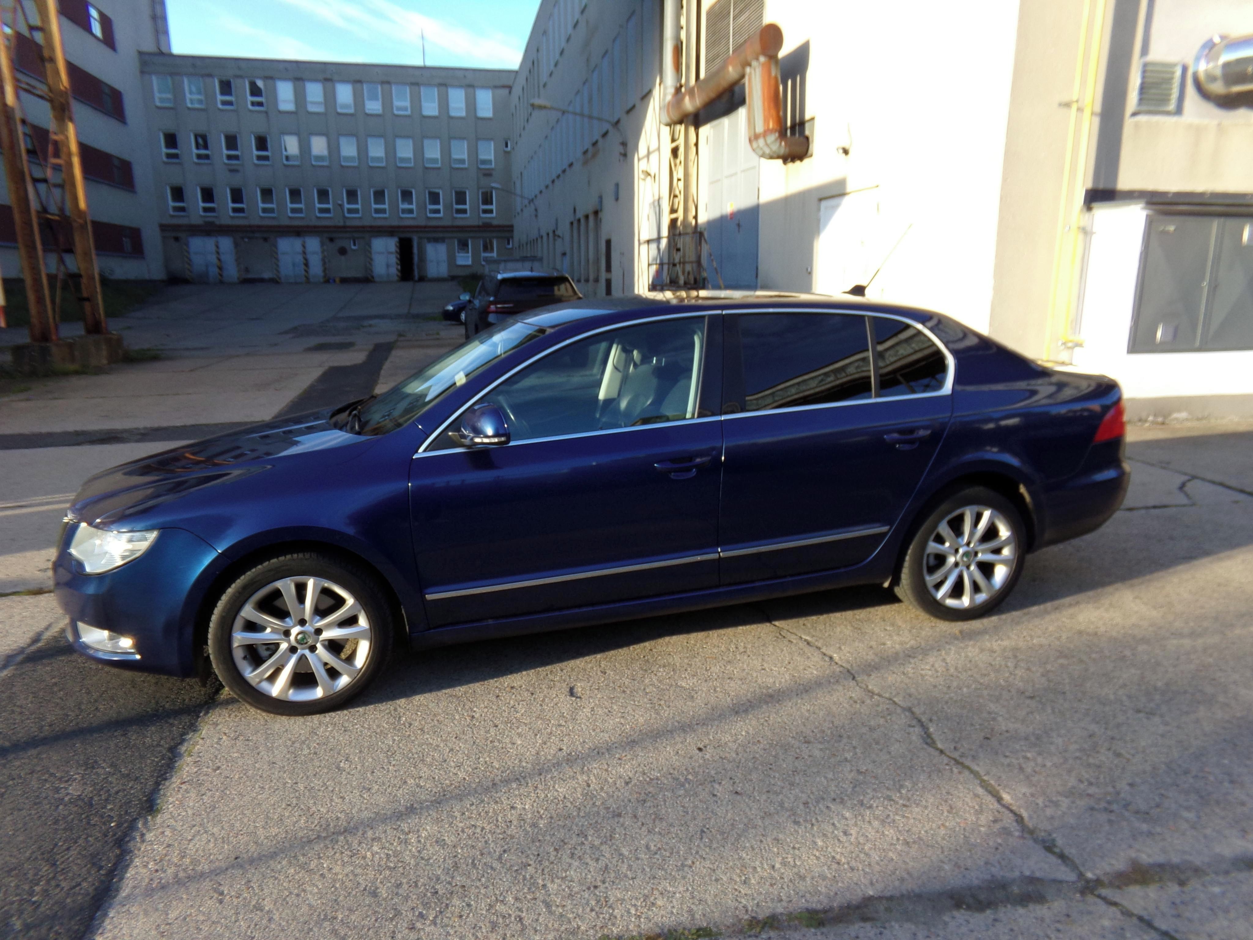 Škoda Superb, 2.0TDI ELEGANCE - fotka 2