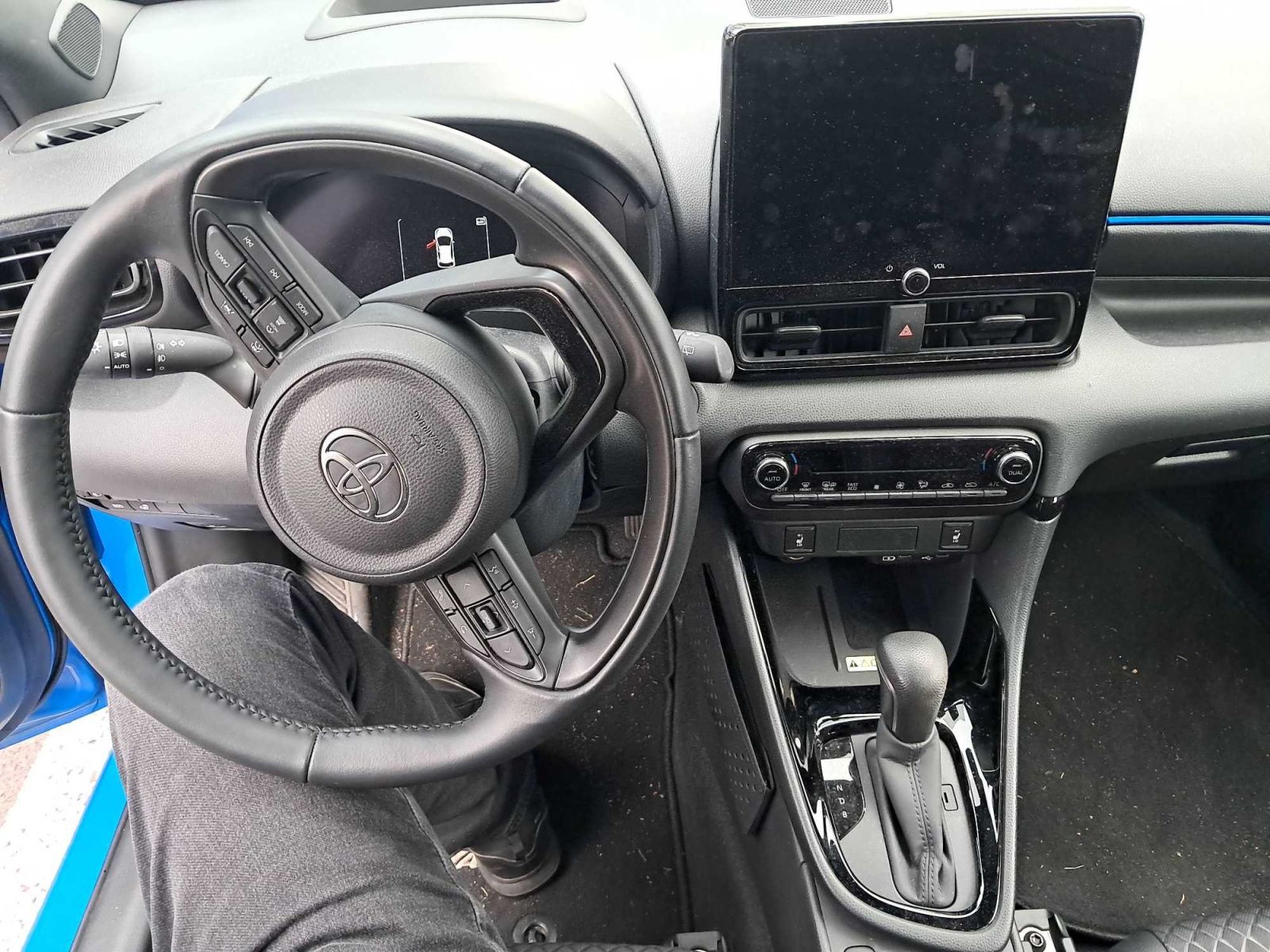 Toyota Yaris, 1.5 Hybrid, Záruka, Automat - fotka 3