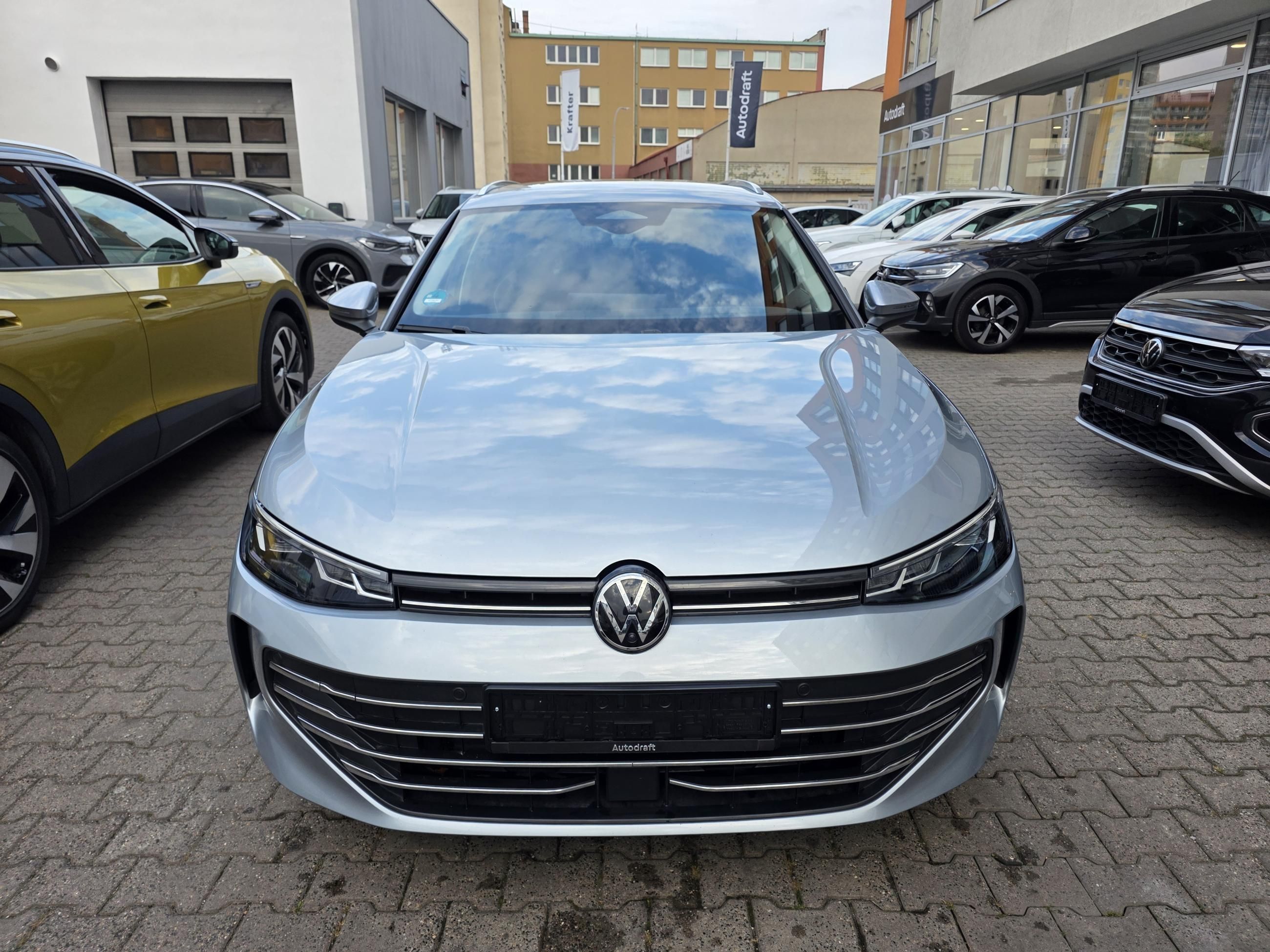 Volkswagen Passat Variant, 2.0 TDI 110kW DSG / Tažné - fotka 3