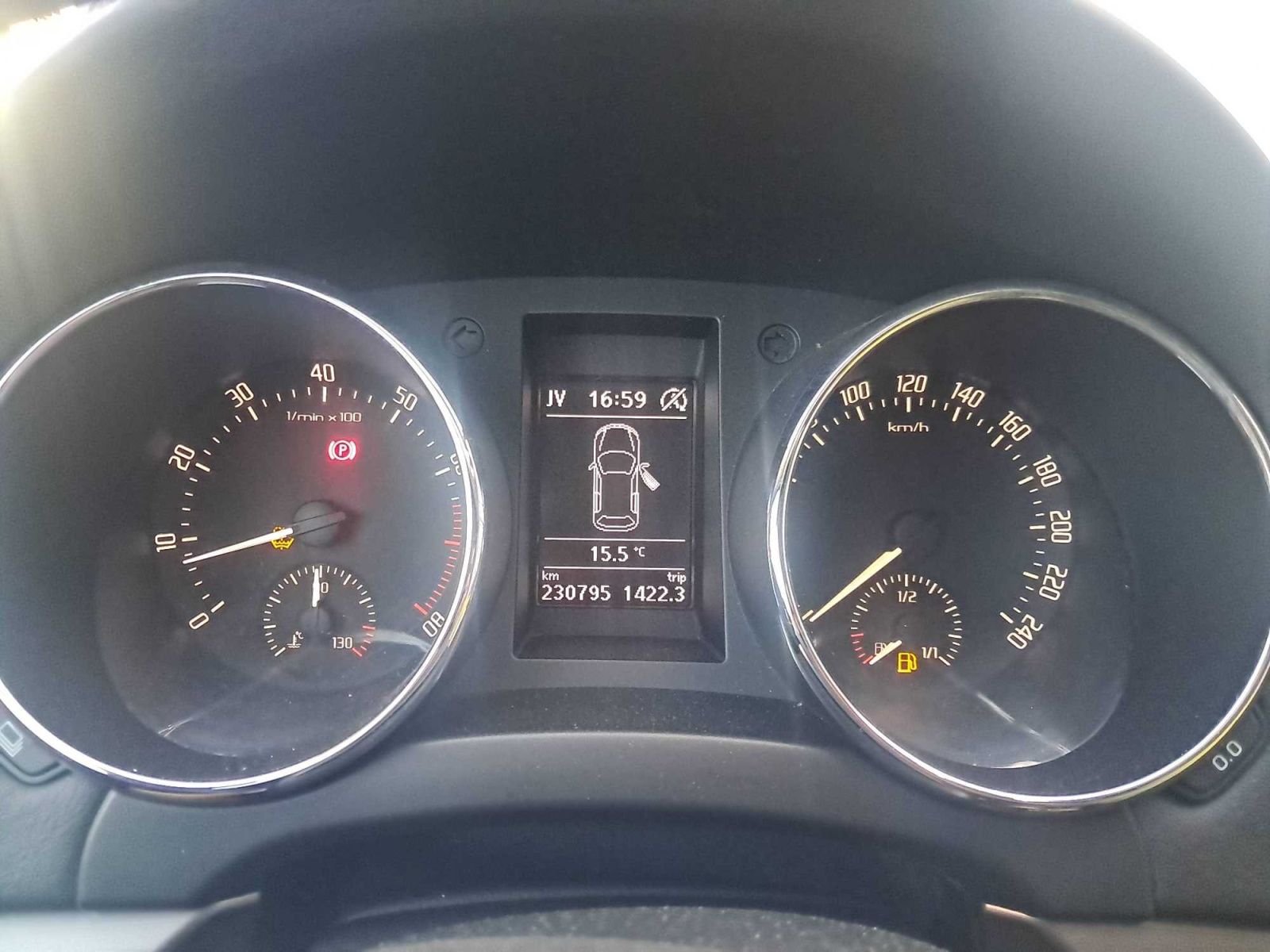 Škoda Yeti, 1.2 TSI, Automatická klima - fotka 3