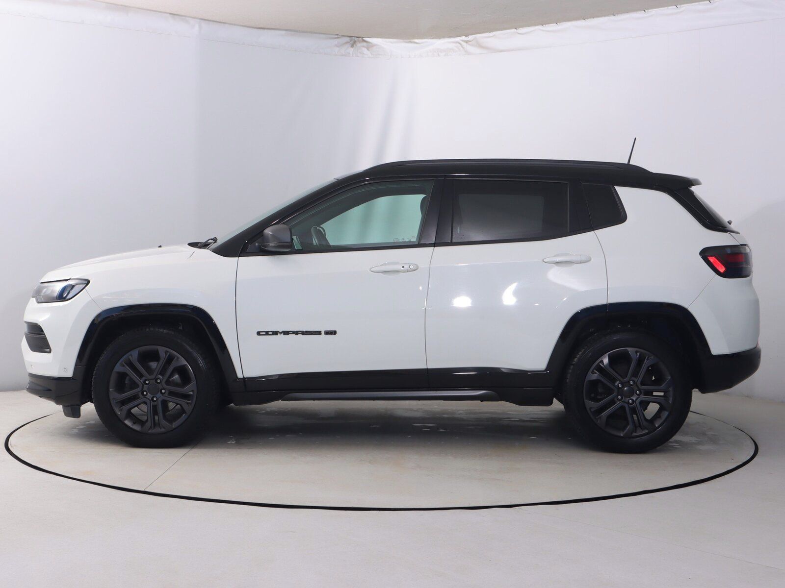 Jeep Compass, 1.3 T-GDI, Automat, Serv.kniha - fotka 3